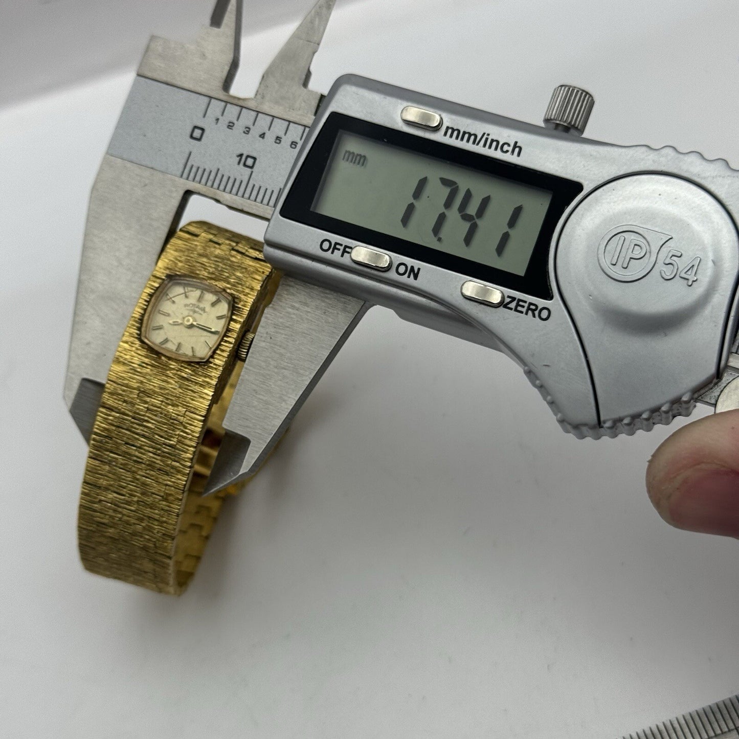 15mm Ladies Rotary Gold Plated Manual Wind Swiss Vintage Watch REQUIRES SERVICE