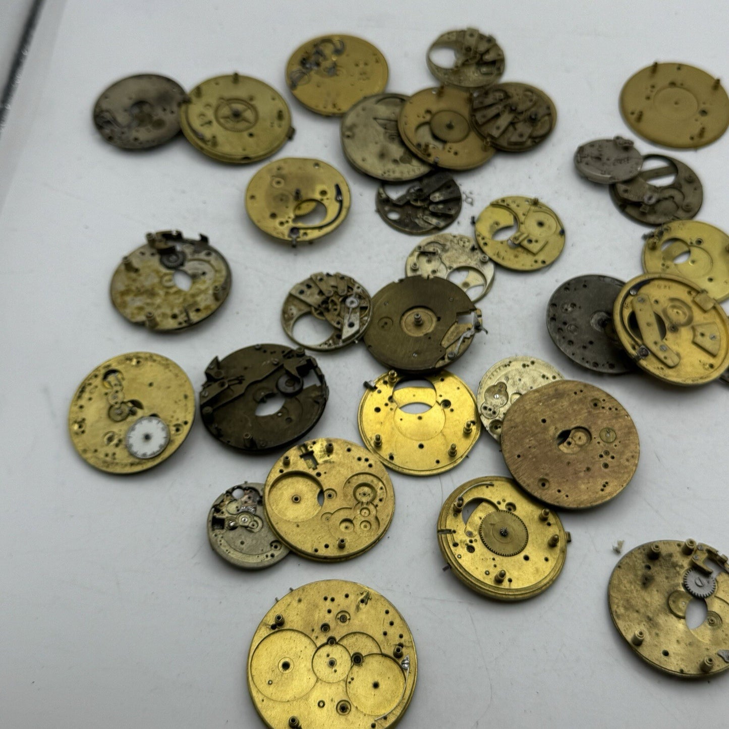 570 Grams Job Lot Of Pocket Watch Movements Parts For Spares / Repairs / Parts