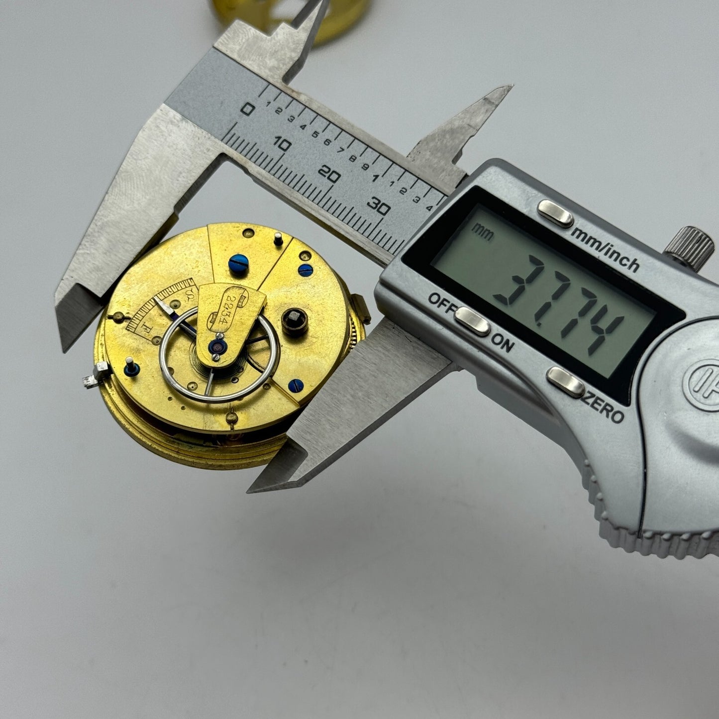 43mm Antique Good Quality Unidentified English Pocket Watch Movement PARTS SPARE