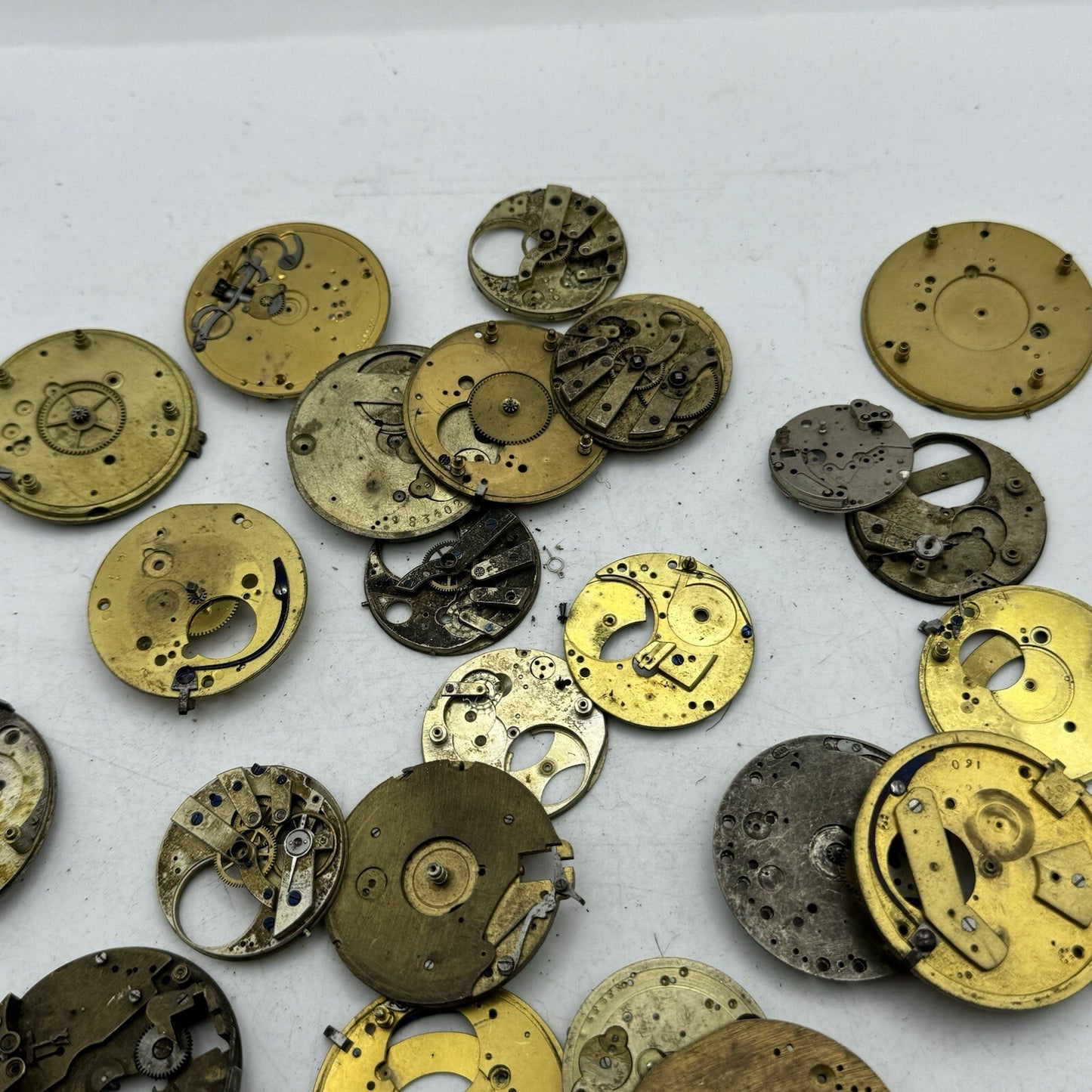 570 Grams Job Lot Of Pocket Watch Movements Parts For Spares / Repairs / Parts