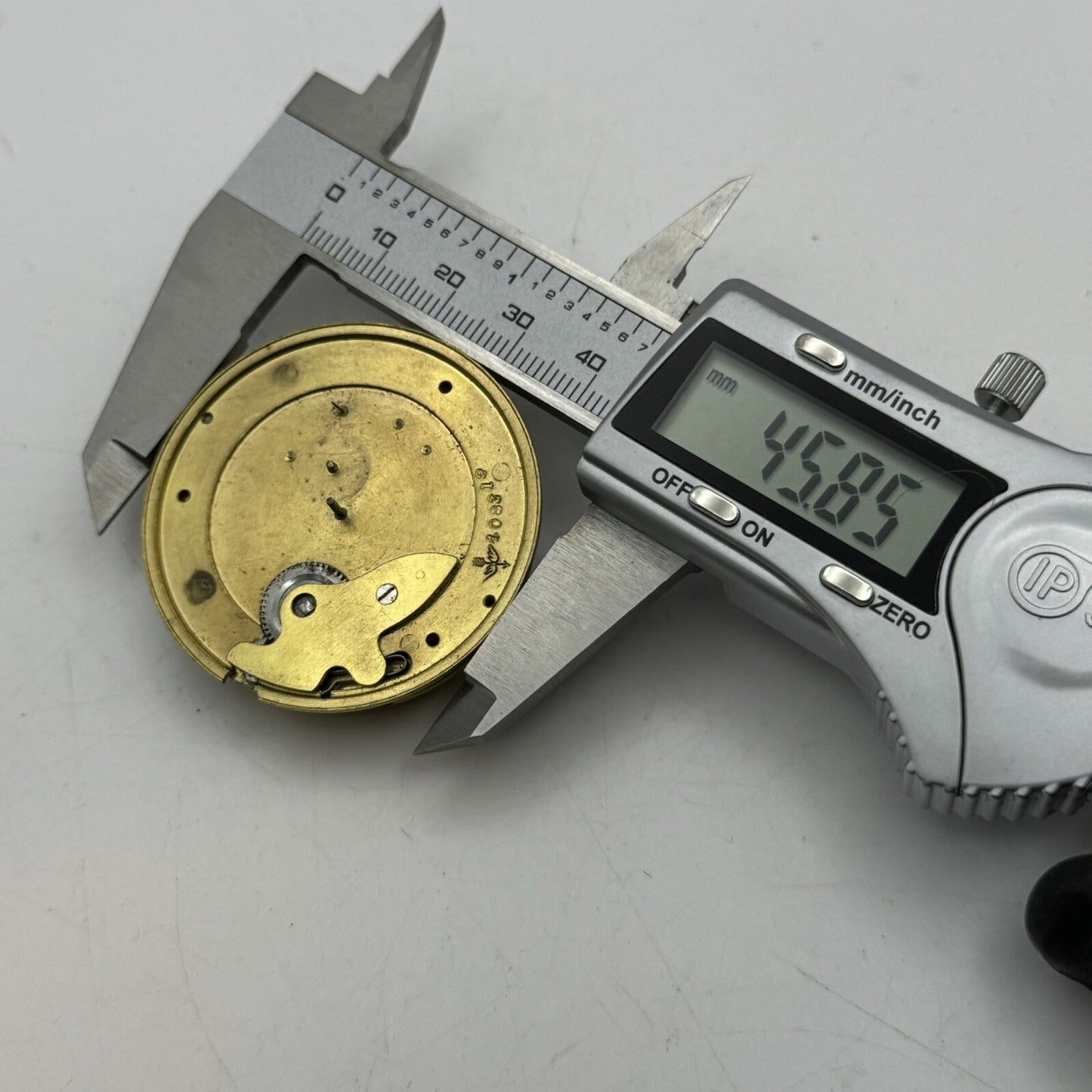 45.8mm Warranted English Lever Pocket Watch Movement FOR PARTS Restoration