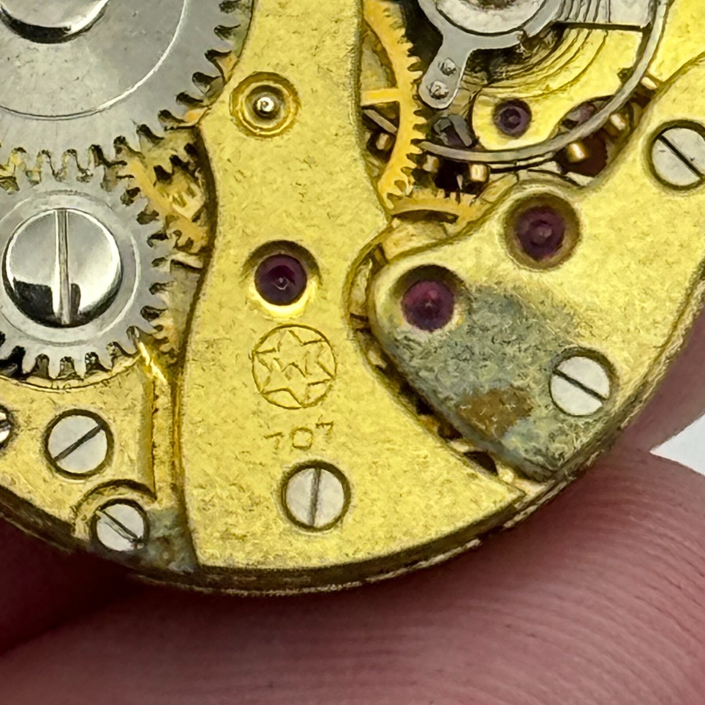 23.6mm West End Watch Co W 707 Manual Wind Watch Movement Swiss Vintage PARTS