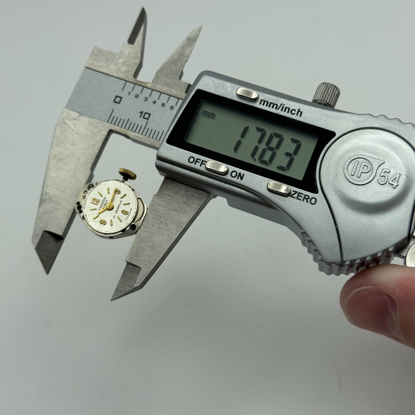 15mm Ladies FHF ST 69 Swiss 17 Jewels Manual Wind Watch Movement Vintage PARTS