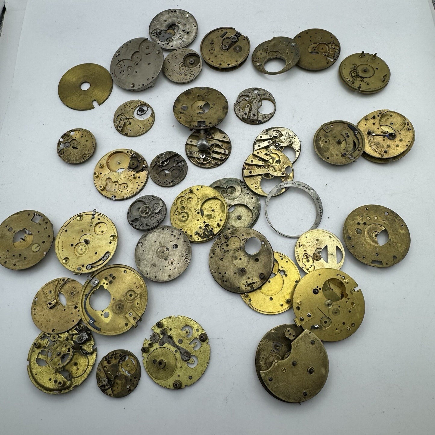 630 Grams Job Lot Of Pocket Watch Movements Parts For Spares / Repairs / Parts
