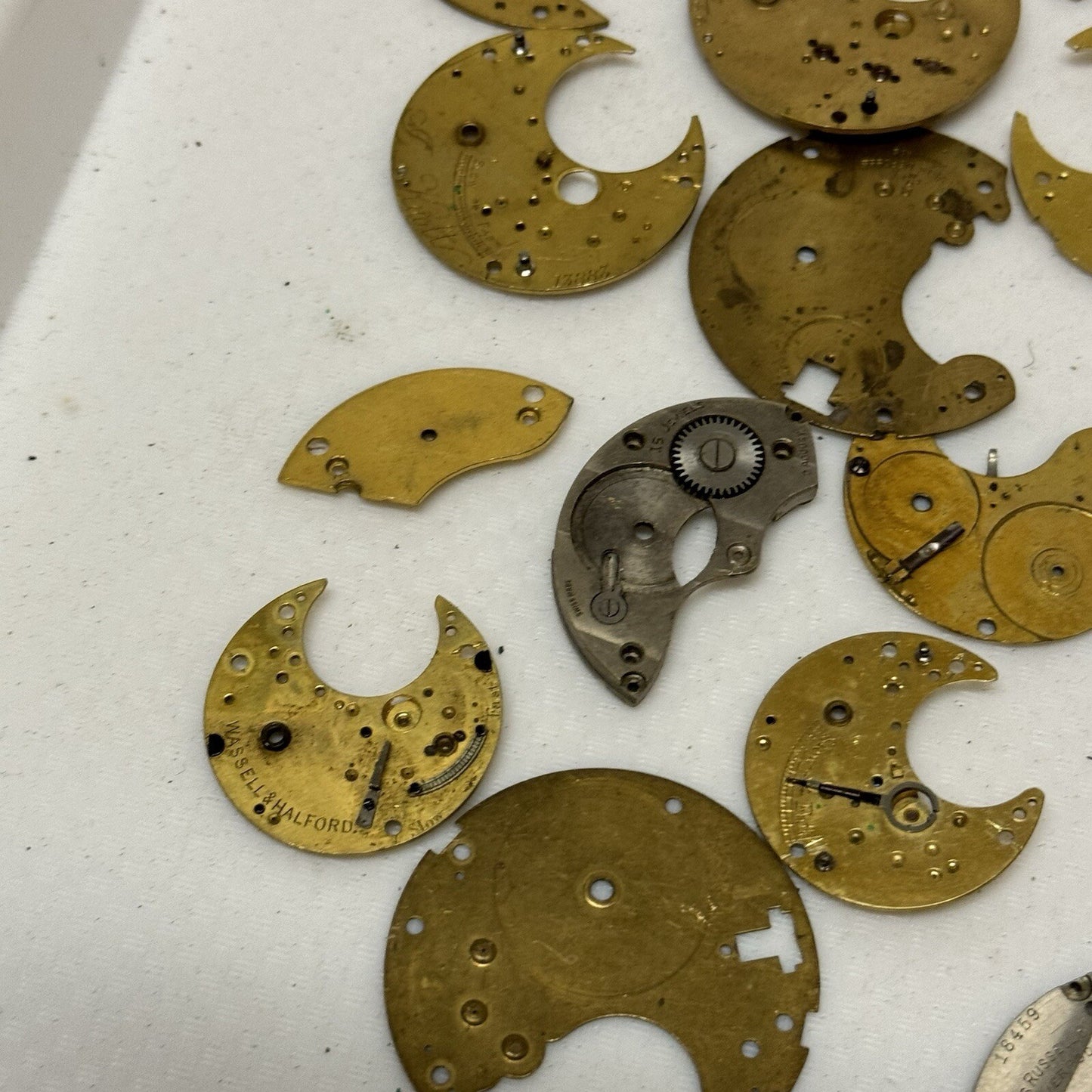 250 Grams Mixed Small Pocket Watch Movement Parts Watchmakers Job Lot Spares