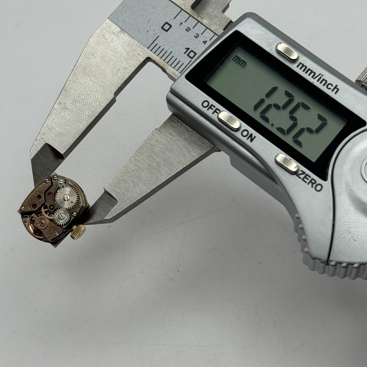 12.5mm Ladies Omega Cal 485 Manual Wind Watch Movement Swiss Vintage PARTS SPARE