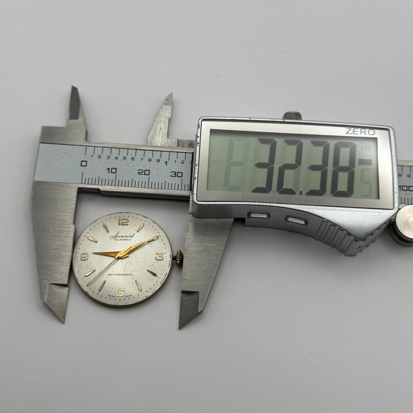 ETA 2390 Watch Movement Accurist Manual Wind Vintage Swiss Parts Repair 29.3mm