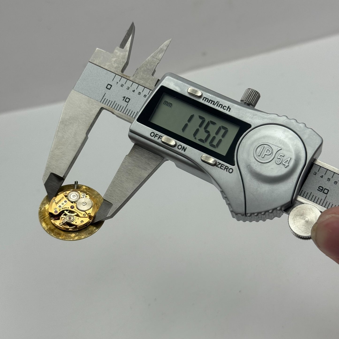17.5mm Accurist Felsa F 4122 Manual Wind 21 Jewels Swiss Watch Movement PARTS