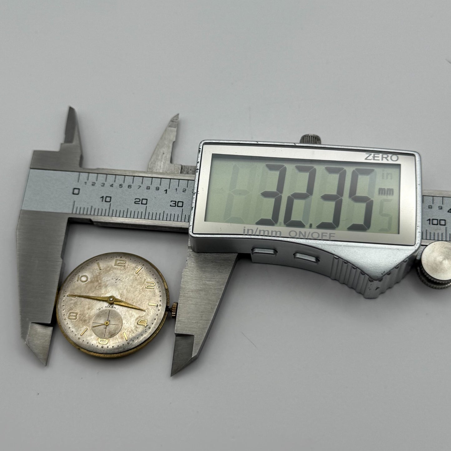 AS 1002 984 Watch Movement Accurist Manual Wind Vintage Parts Repair 29.8mm