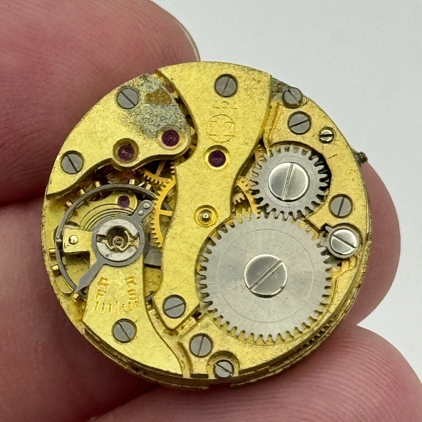 23.6mm West End Watch Co W 707 Manual Wind Watch Movement Swiss Vintage PARTS