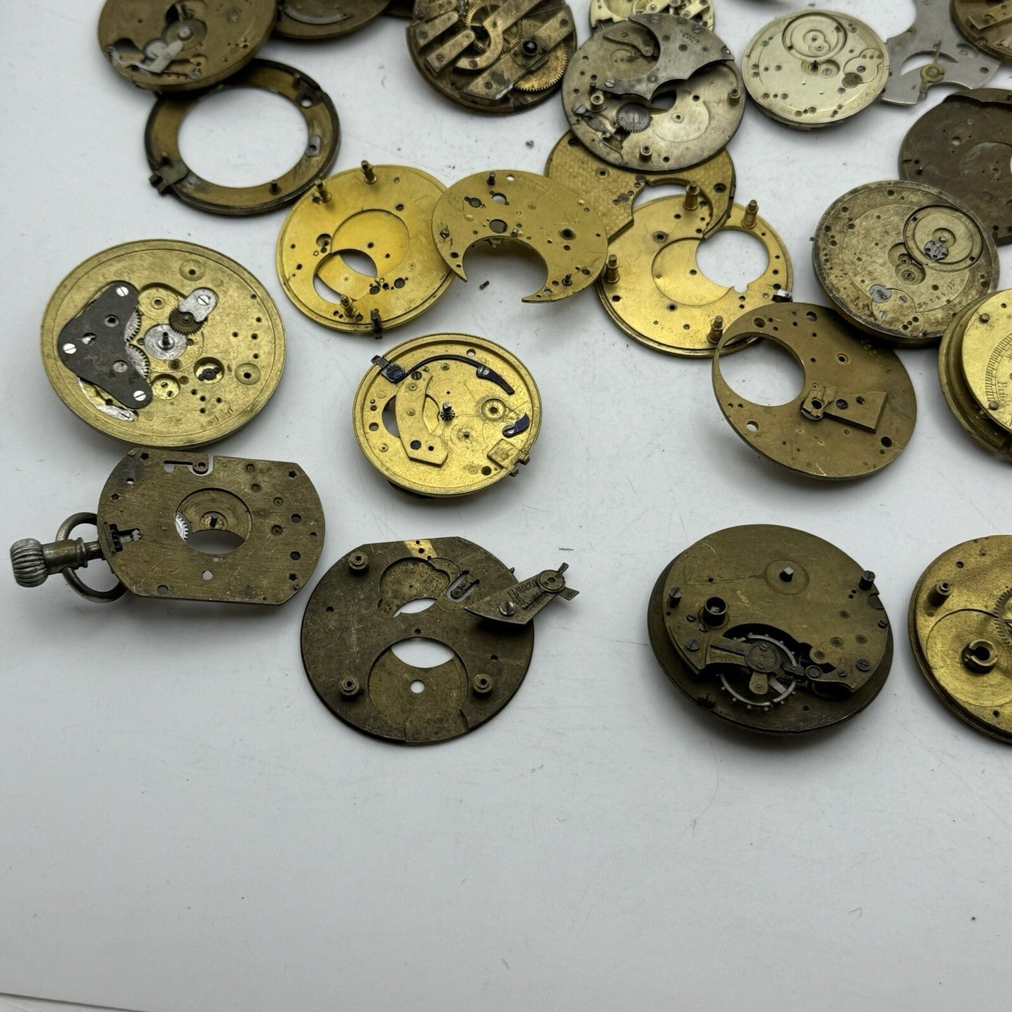 550 Grams Job Lot Of Pocket Watch Movements Parts For Spares / Repairs / Parts