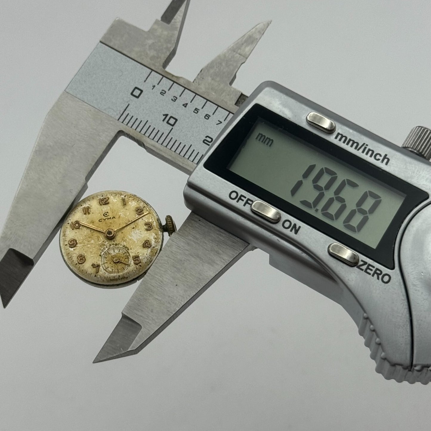 19.7mm Cyma R.424 Sub Seconds Manual Wind Watch Movement Swiss Vintage PARTS