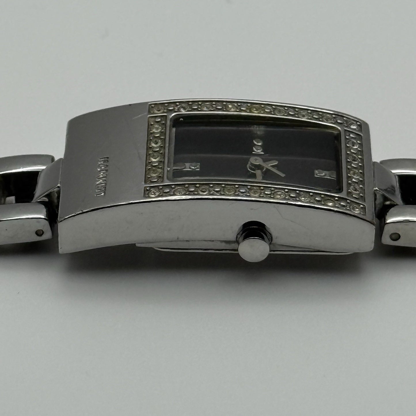 Working Hamnett Ladies Silver Tone Black Dial 19mm Quartz Watch New Battery