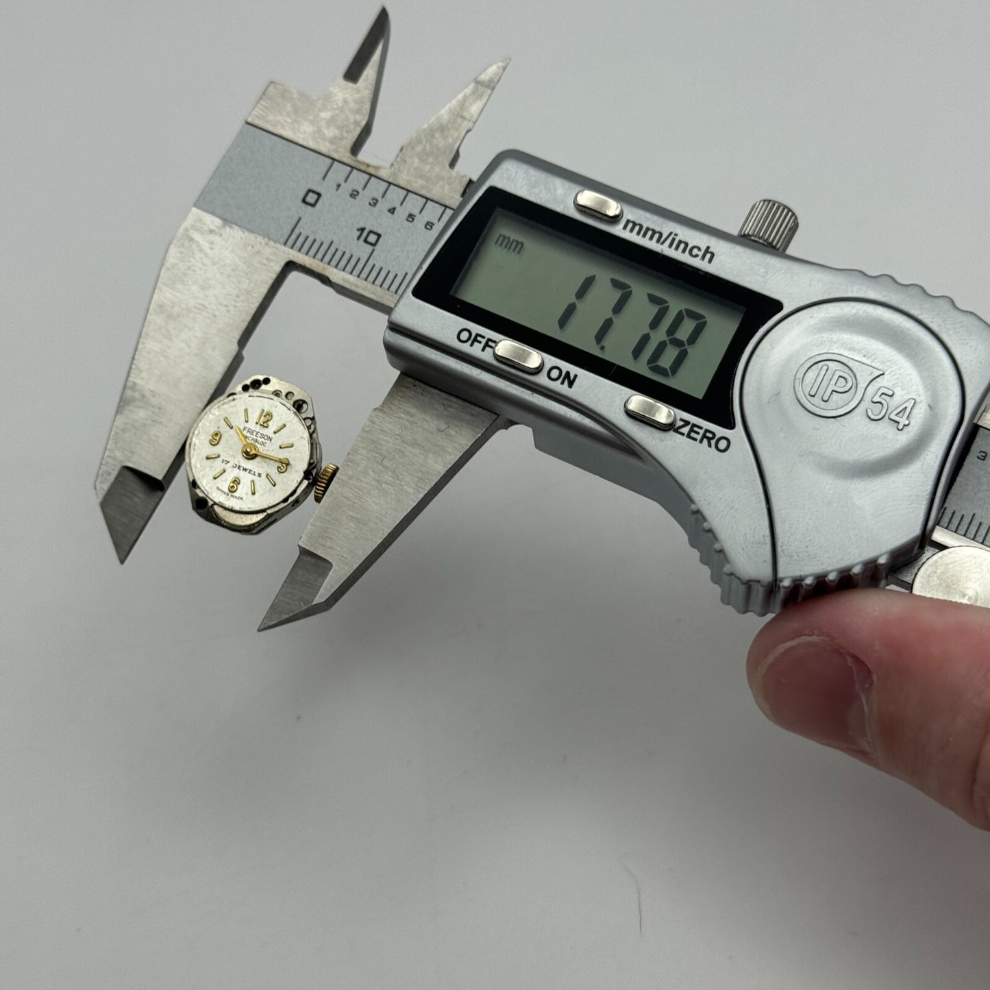 15mm Ladies FHF ST 69 Swiss 17 Jewels Manual Wind Watch Movement Vintage PARTS