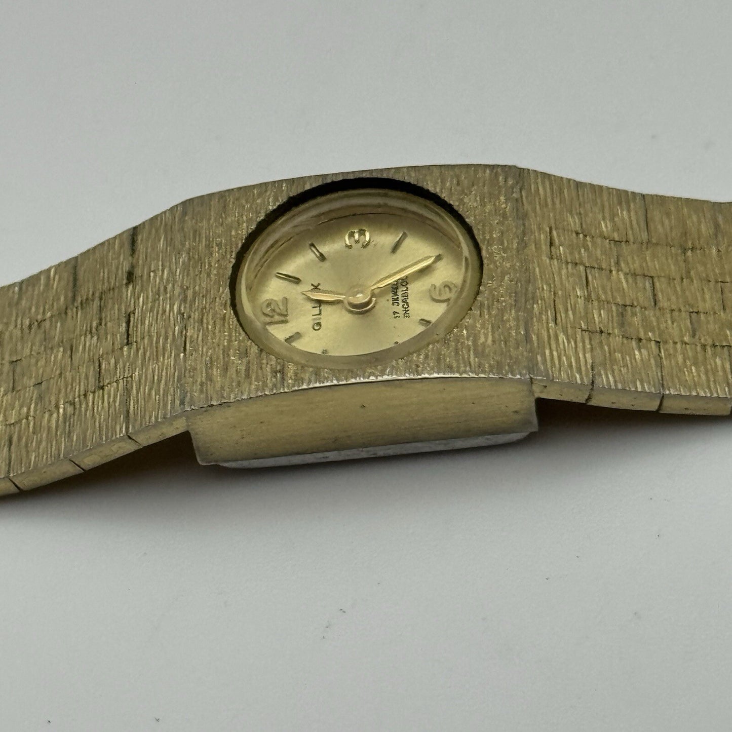 16mm WORKING Ladies Gillex Swiss Gold Tone Bark Affect Manual Wind Vintage Watch