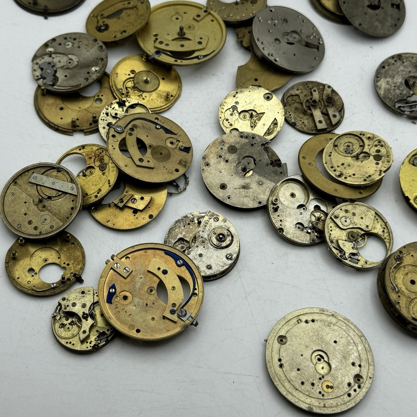 650 Grams Job Lot Of Pocket Watch Movements Parts For Spares / Repairs / Parts