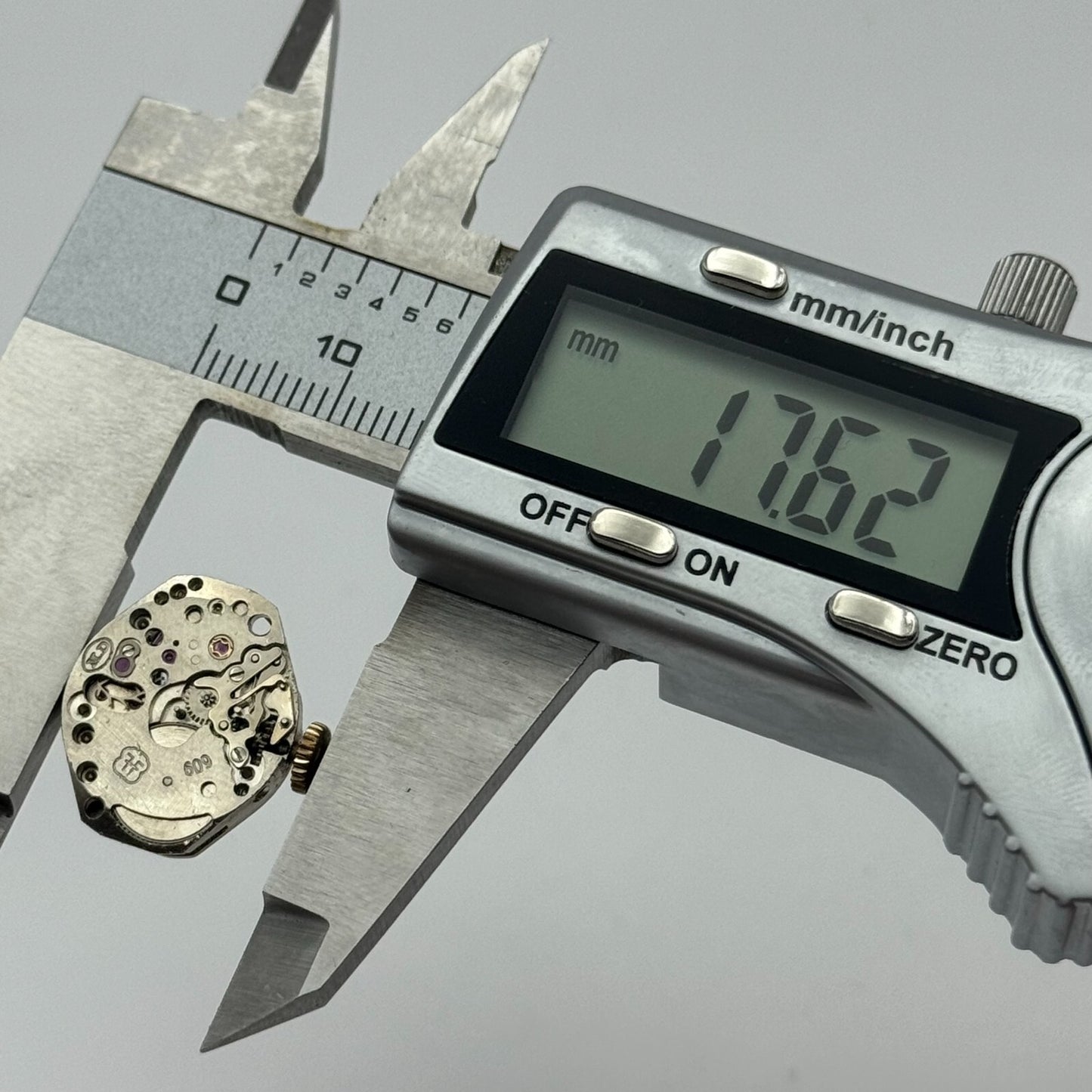 15.3mm Running Rotary FHF 609 Manual Wind 17 Jewels Swiss Watch Movement PARTS