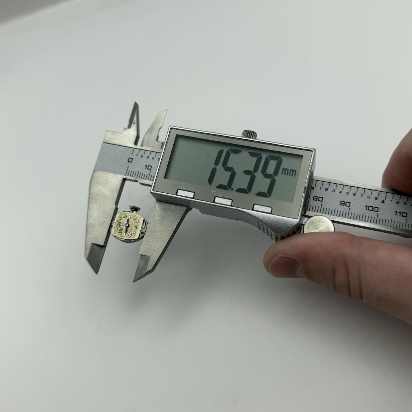 13.1mm Vintage Ladies Bulova 5AD Manual Wind Swiss Watch Movement PARTS REPAIR