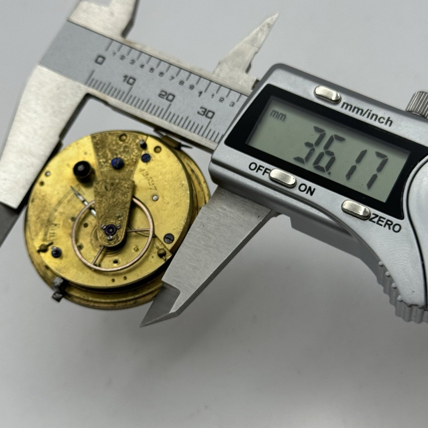 41.8mm Antique Unidentified English Fusee Pocket Watch Movement - PARTS REPAIR