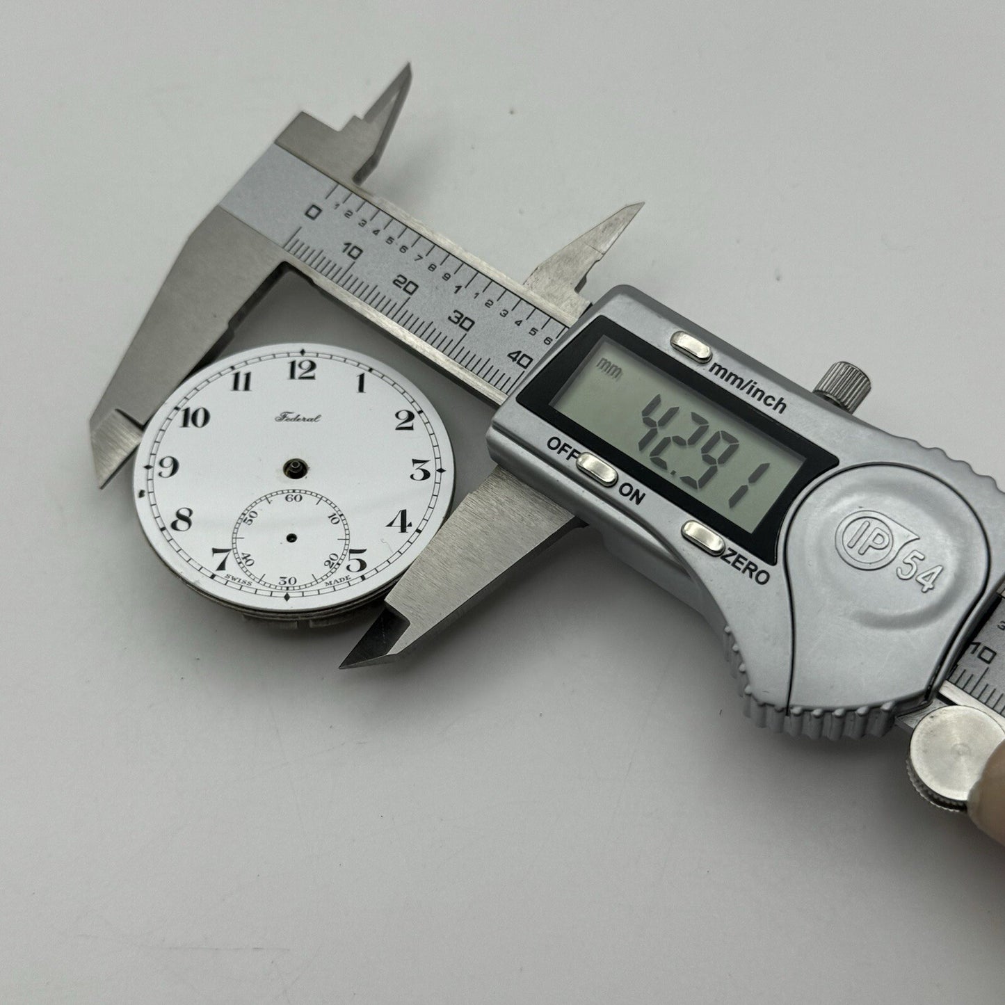 42.9mm Manual Wind Federal Porcelain Dial Pocket Watch Movement FOR PARTS