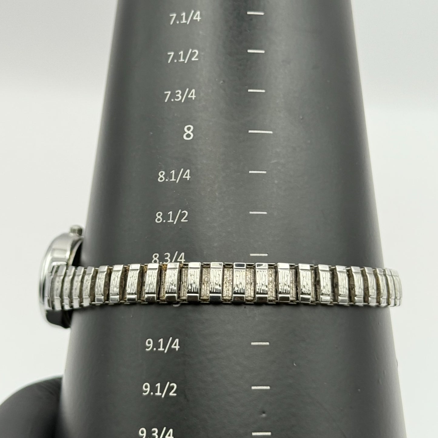 Lorus Ladies Quartz Watch White Dial Silver Tone Stretch Band Japan Working 23mm