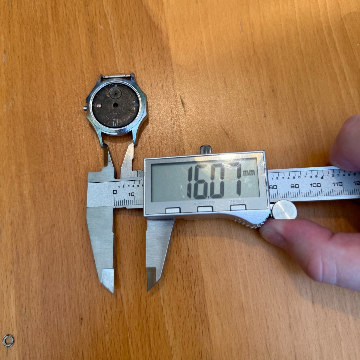 32mm Vintage Soviet USSR Cal 2605 Date Dial Manual Wind Watch PARTS / REPAIR