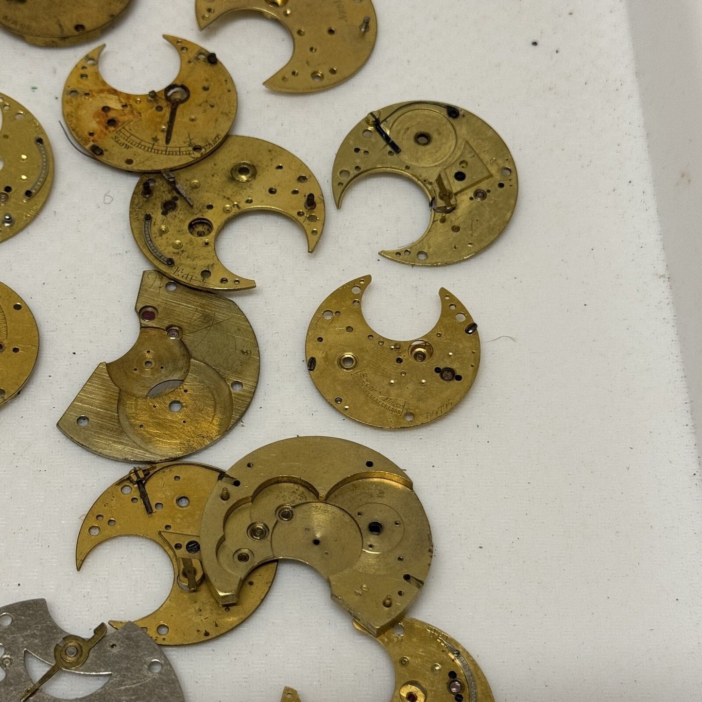 250 Grams Mixed Small Pocket Watch Movement Parts Watchmakers Job Lot Spares