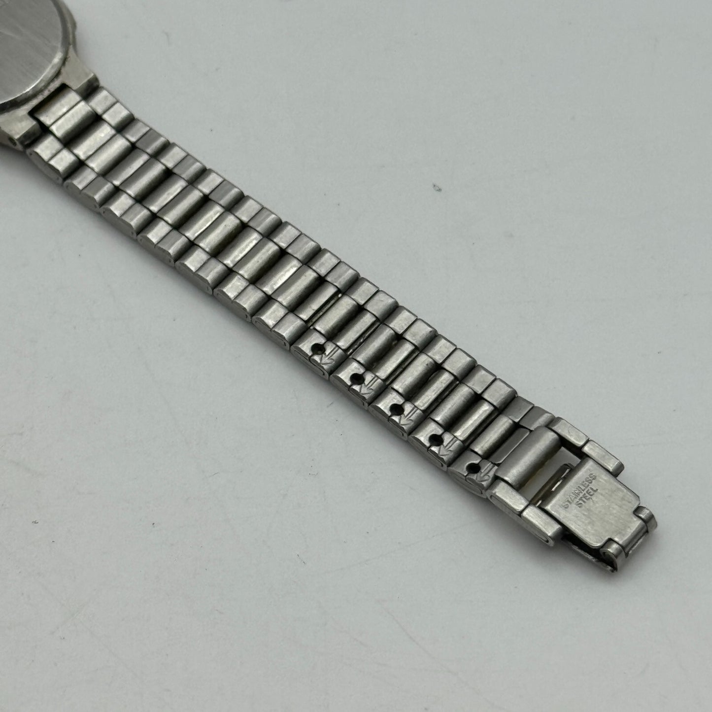 24mm Working Ladies Accurist 813000 Two Tone Vintage Quartz Watch Japan 7.3 Inch
