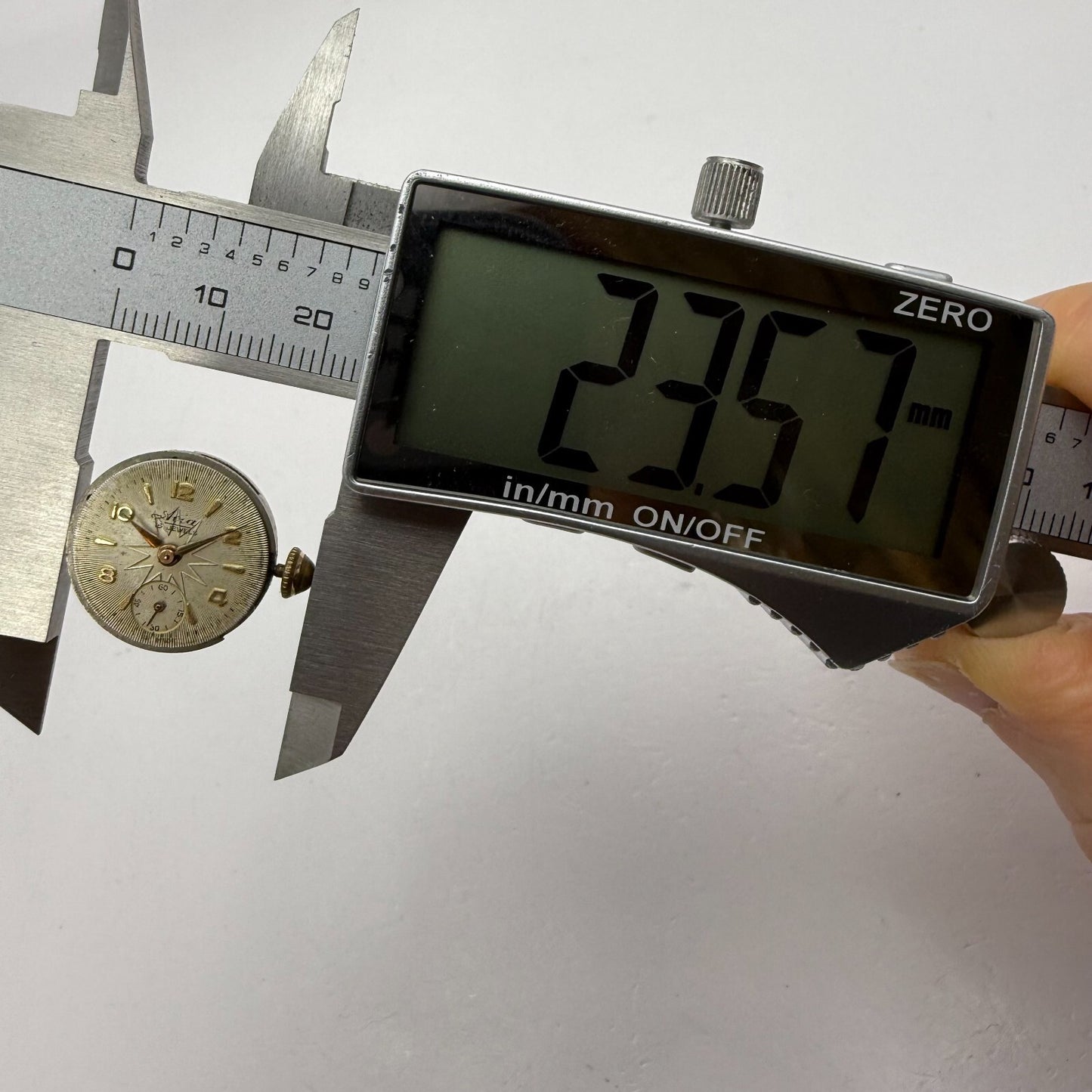 19.8mm Vintage Avia Derby D 40 Swiss Manual Wind Watch Movement PARTS REPAIR