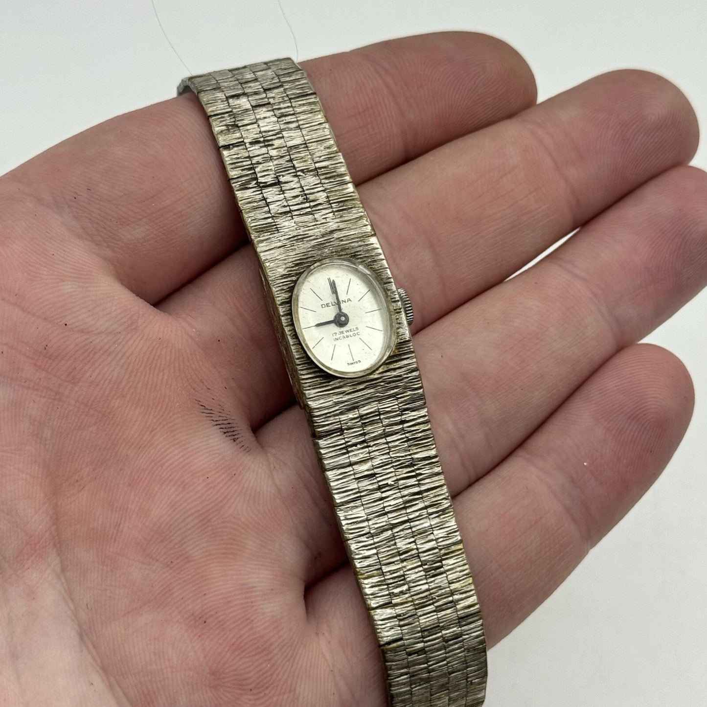 15mm Ladies Delvina Silver Tone Swiss Manual Wind Vintage Watch NON WORKING