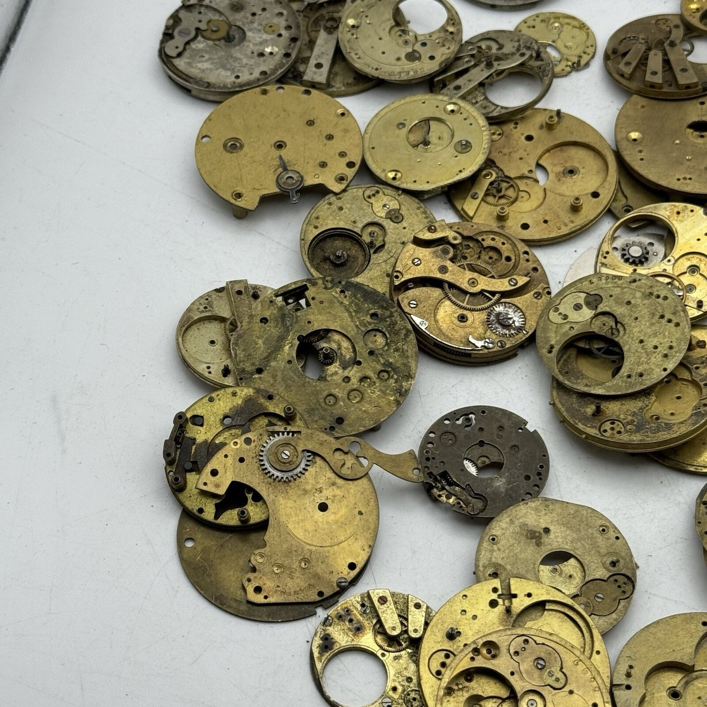770 Grams Job Lot Of Pocket Watch Movements Parts For Spares / Repairs / Parts