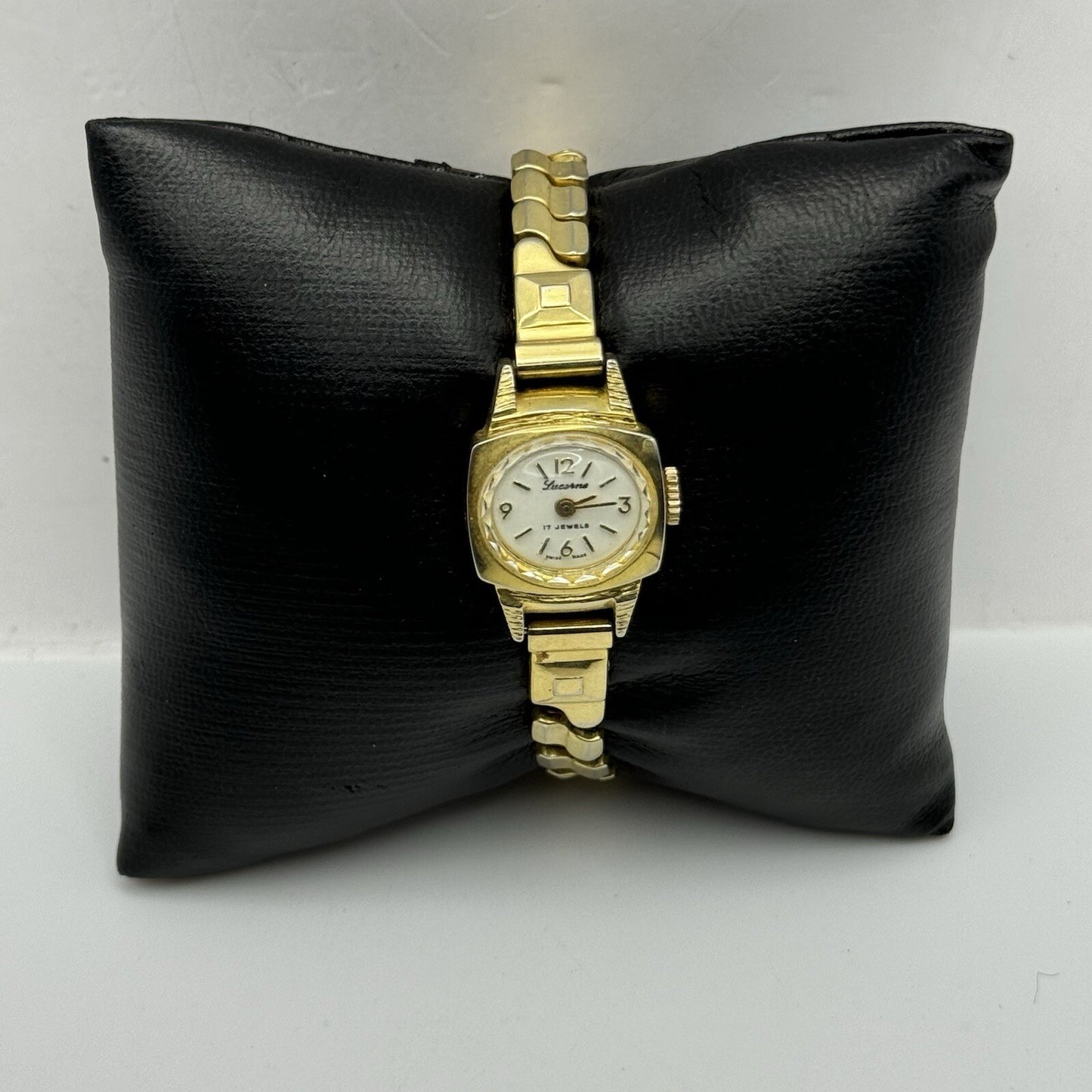 17mm WORKING Vintage Ladies Lucerne Manual Wind Expandable Cal 5001 Mvt Watch