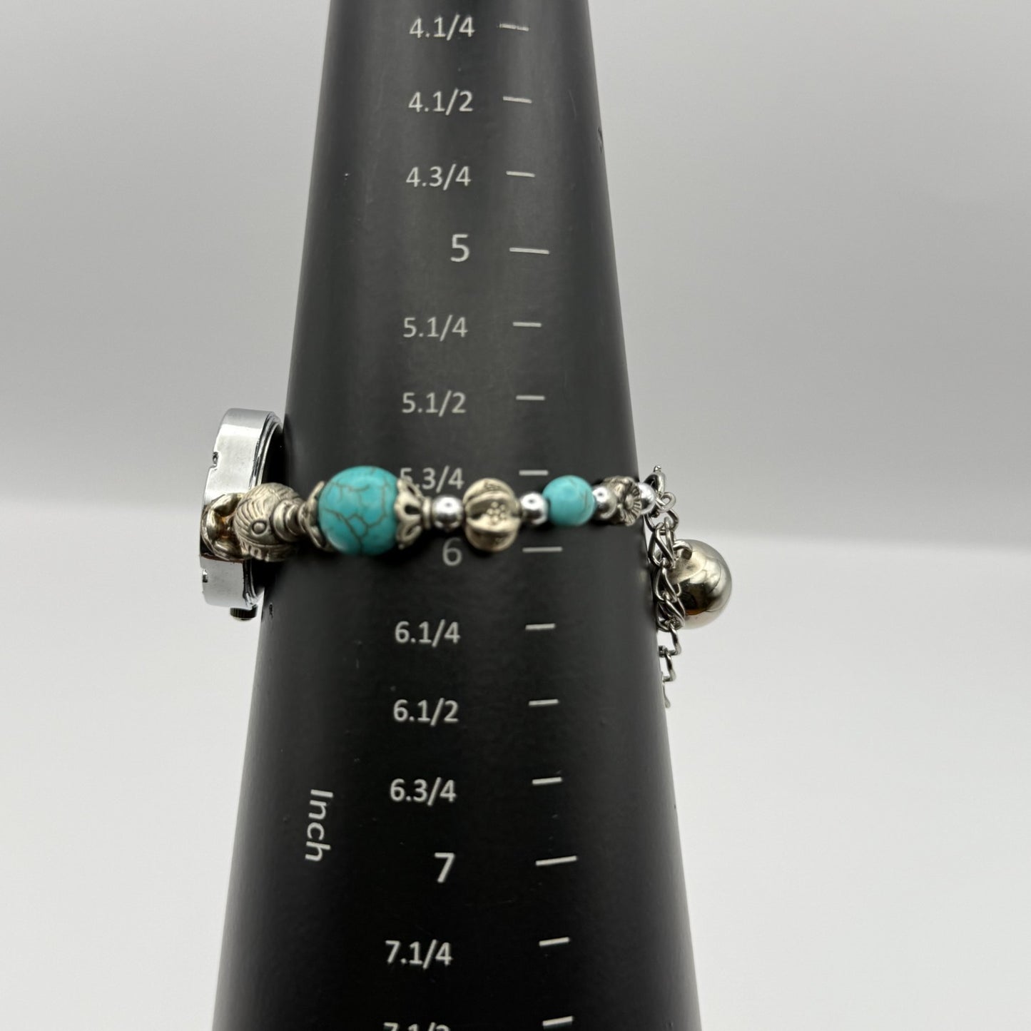 YLQ Ladies Quartz Watch Crystal Accents Beaded Design Bracelet Working 25mm