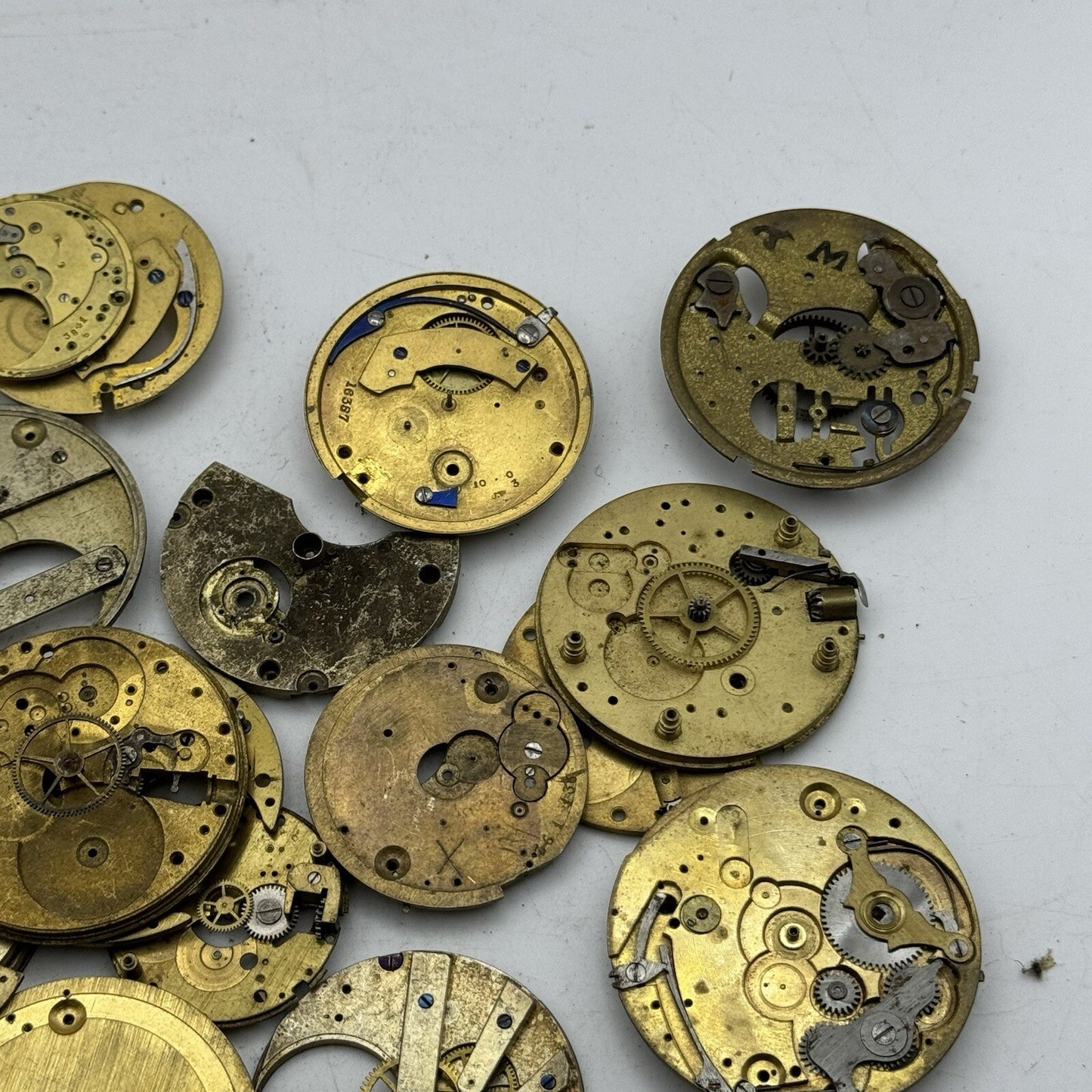 570 Grams Job Lot Of Pocket Watch Movements Parts For Spares / Repairs / Parts