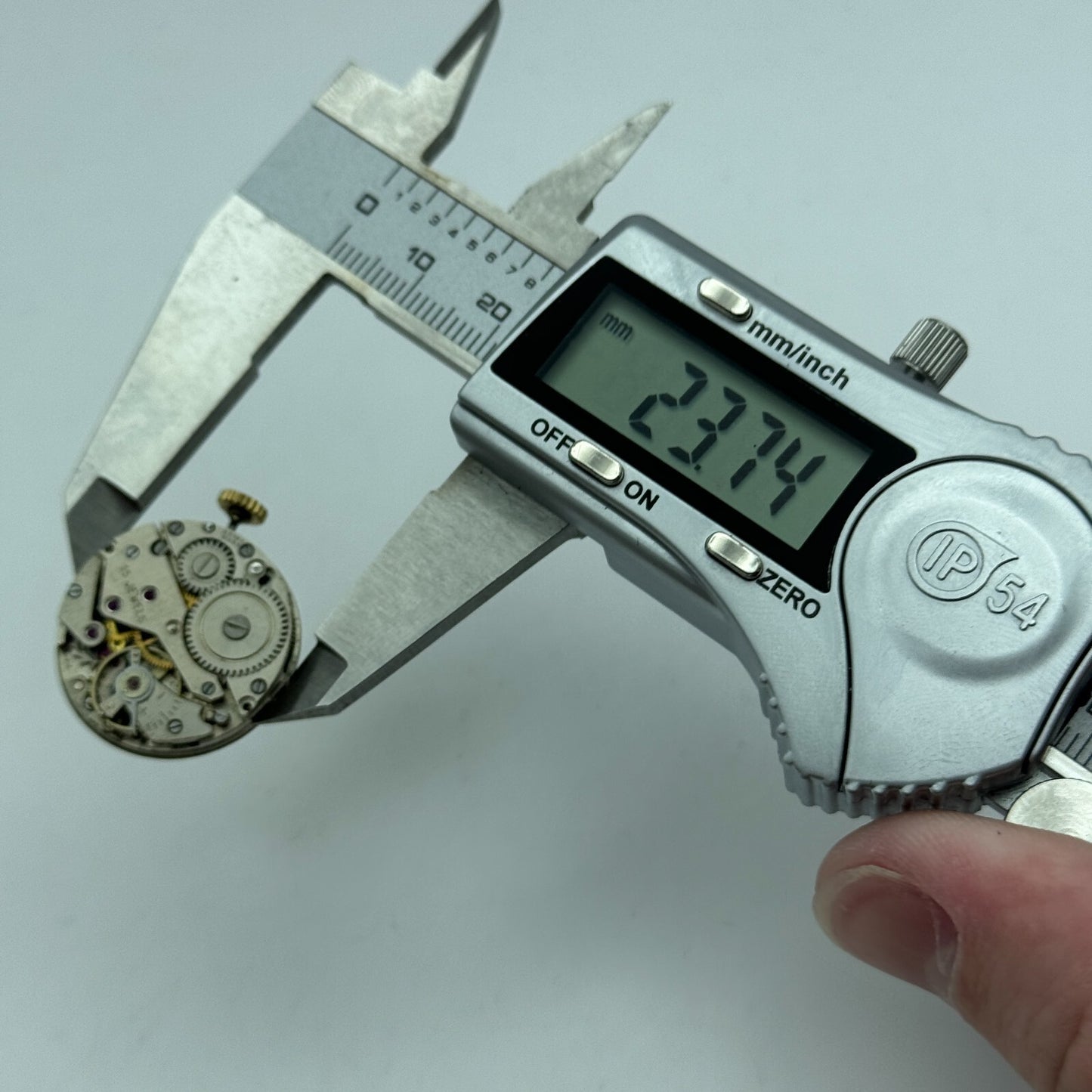 23.6mm Avia AS 984 Manual Wind Watch Movement Swiss Vintage PARTS SPARES