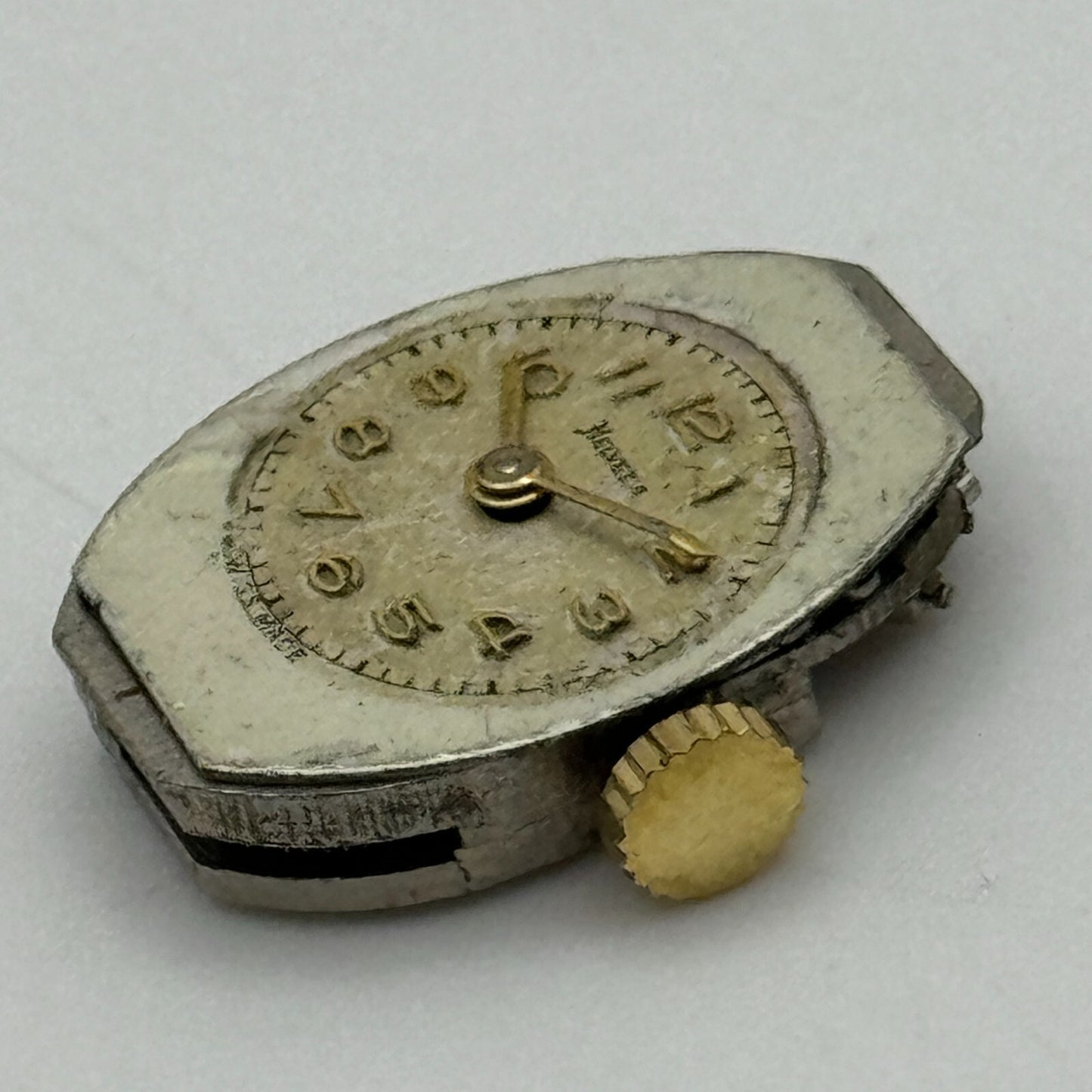 12.6mm Ladies Helvetia Cal 105B Manual Wind Watch Movement Swiss Vintage PARTS