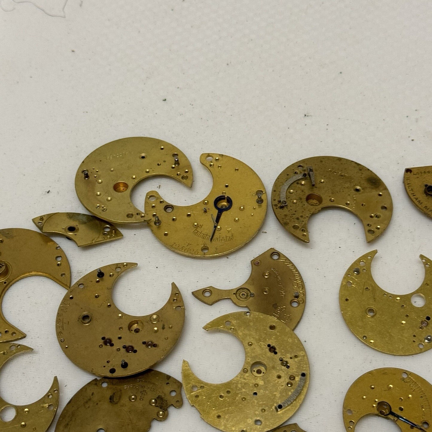250 Grams Mixed Small Pocket Watch Movement Parts Watchmakers Job Lot Spares