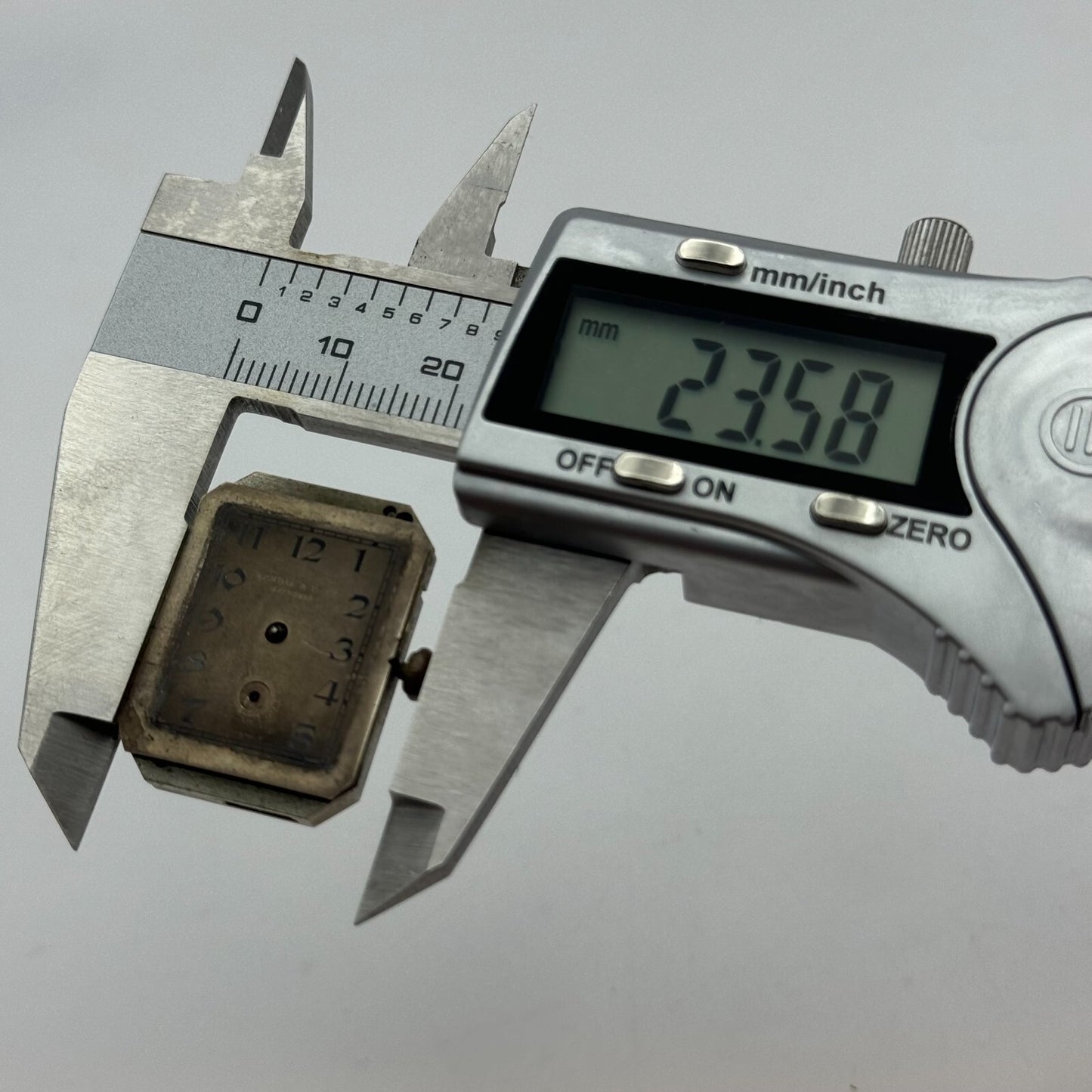 20.7mm Kendal & Dent Rotary Maximus Rare Tank Watch Movement Manual Wind PARTS