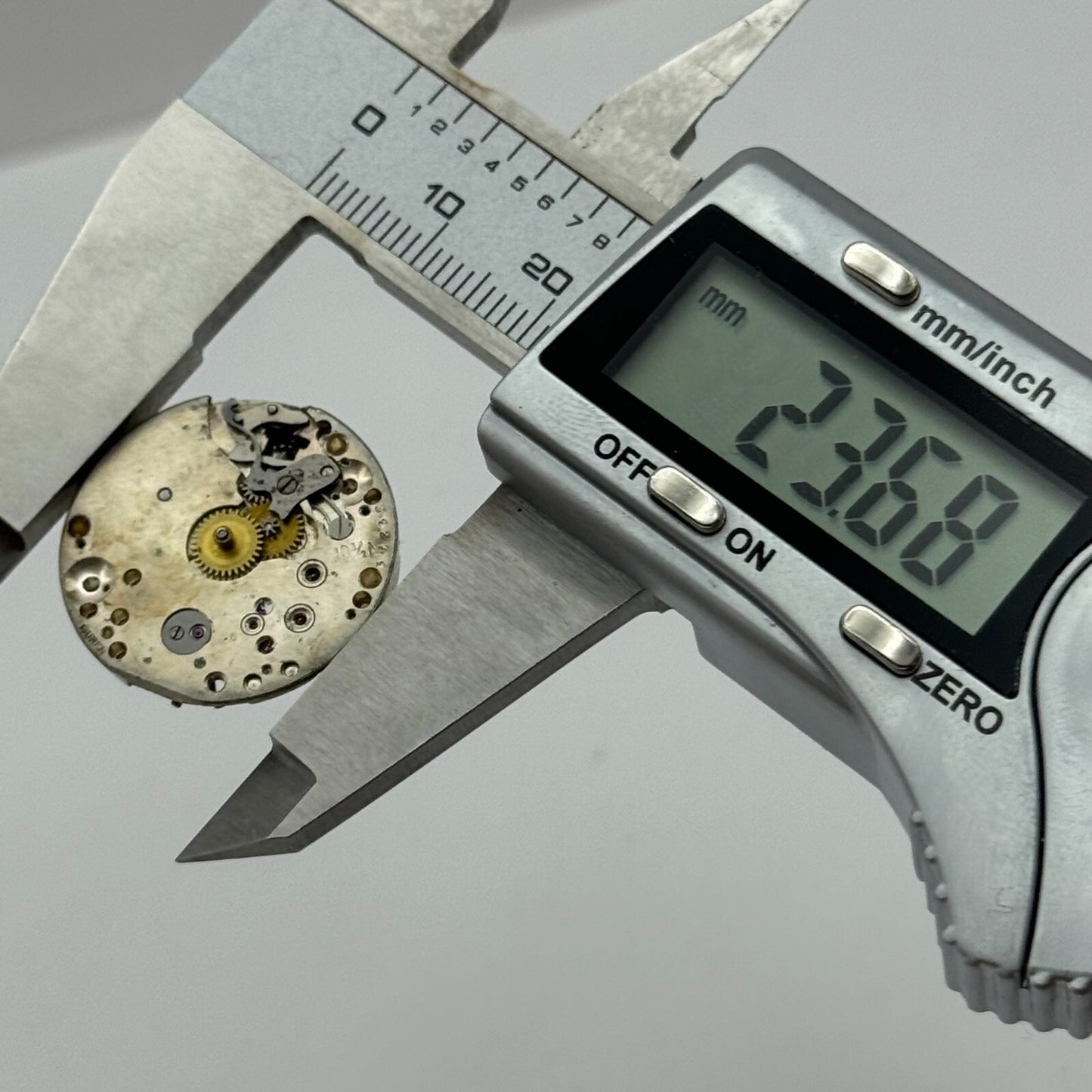 23.6mm Buren A Grand Prix 10 1/2N Manual Wind Swiss Watch Movement PARTS SPARES