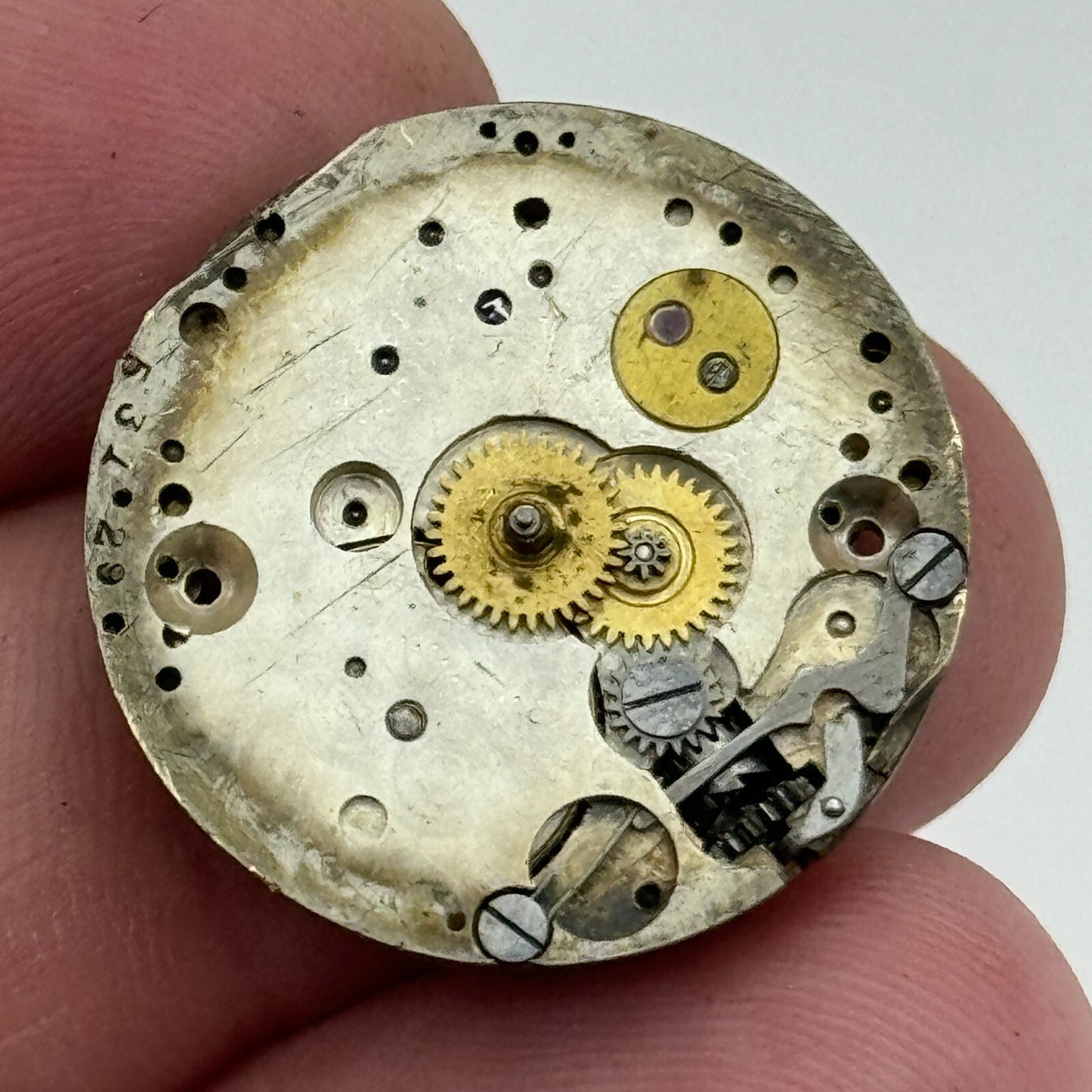 23.6mm Unidentified 15 Jewels Swiss Vintage Manual Wind Watch Movement PARTS