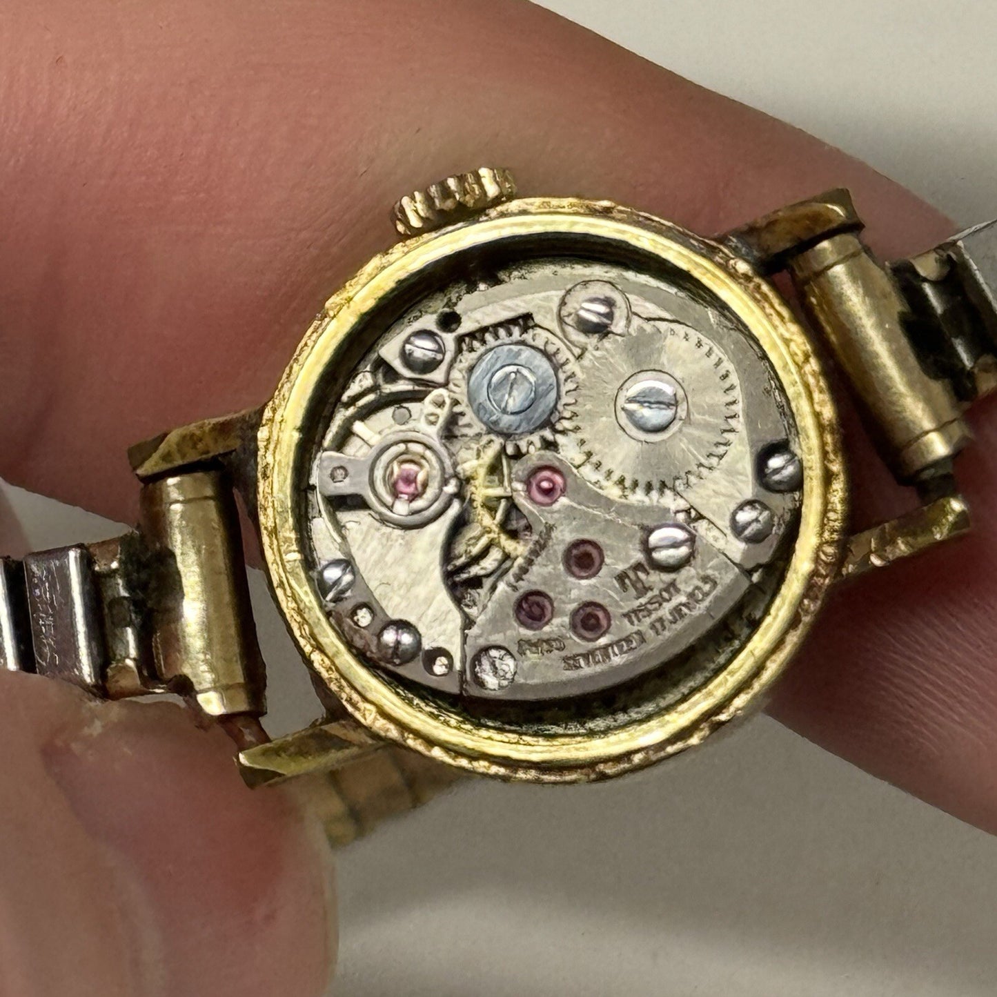 18mm Vintage Ladies Tissot Stylist Swiss Gold Tone Expandable Watch TO RESTORE