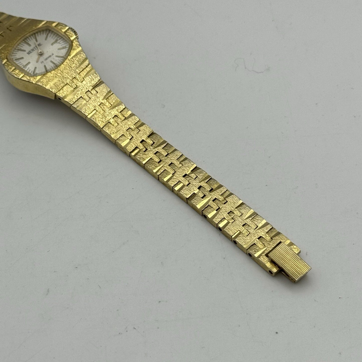 23mm Ladies Nentime Gold Plated Manual Wind Watch Swiss Vintage RUNS 2 MINS FAST