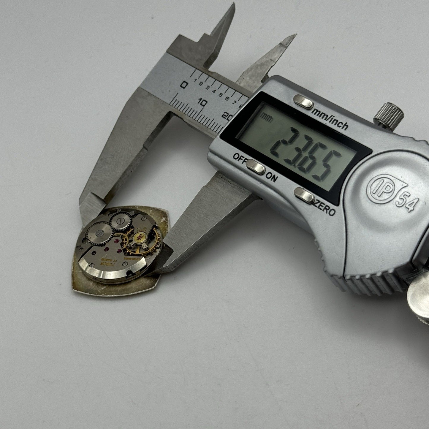 23.6mm Tudor 2422 Good Balance Dial Hands Manual Wind Vintage Watch Movement