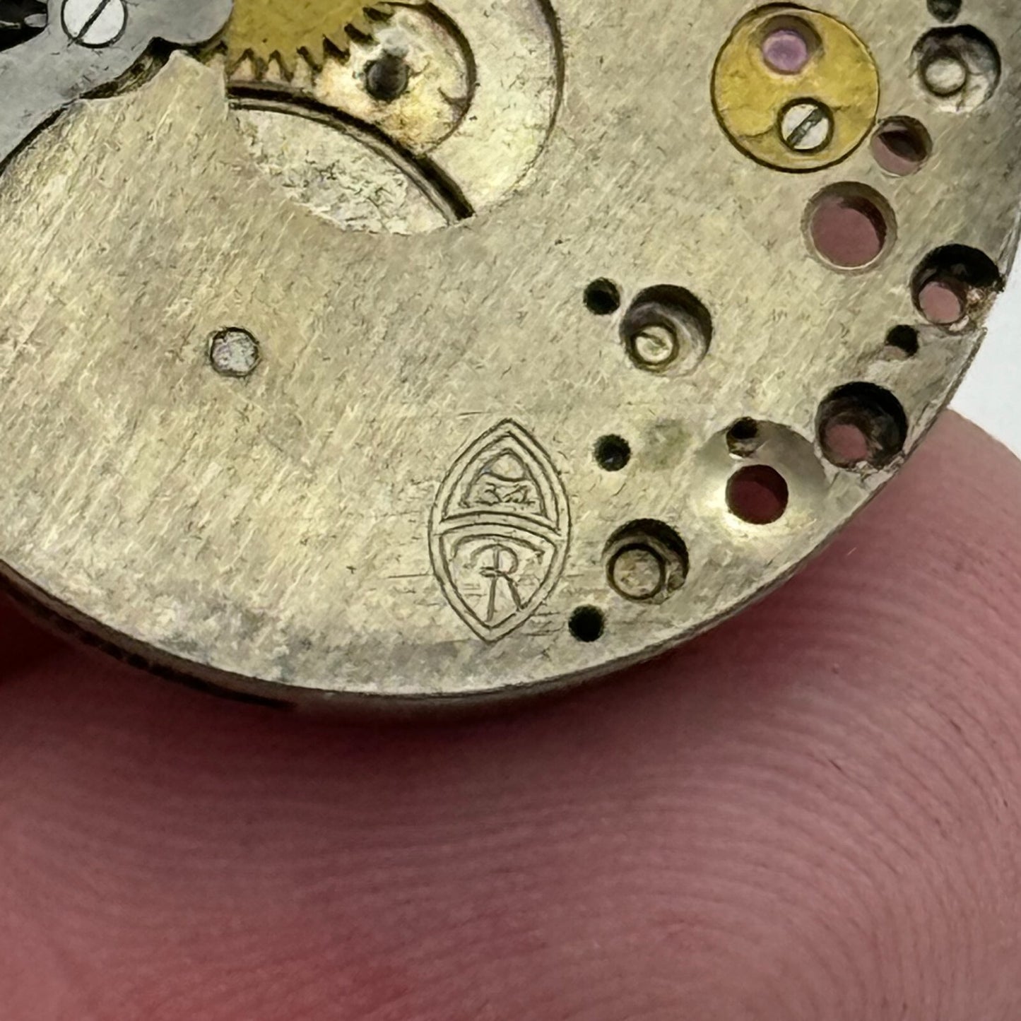 23.7mm Arogno Cal 34 Manual Wind Swiss 15 Jewels Watch Movement Vintage PARTS