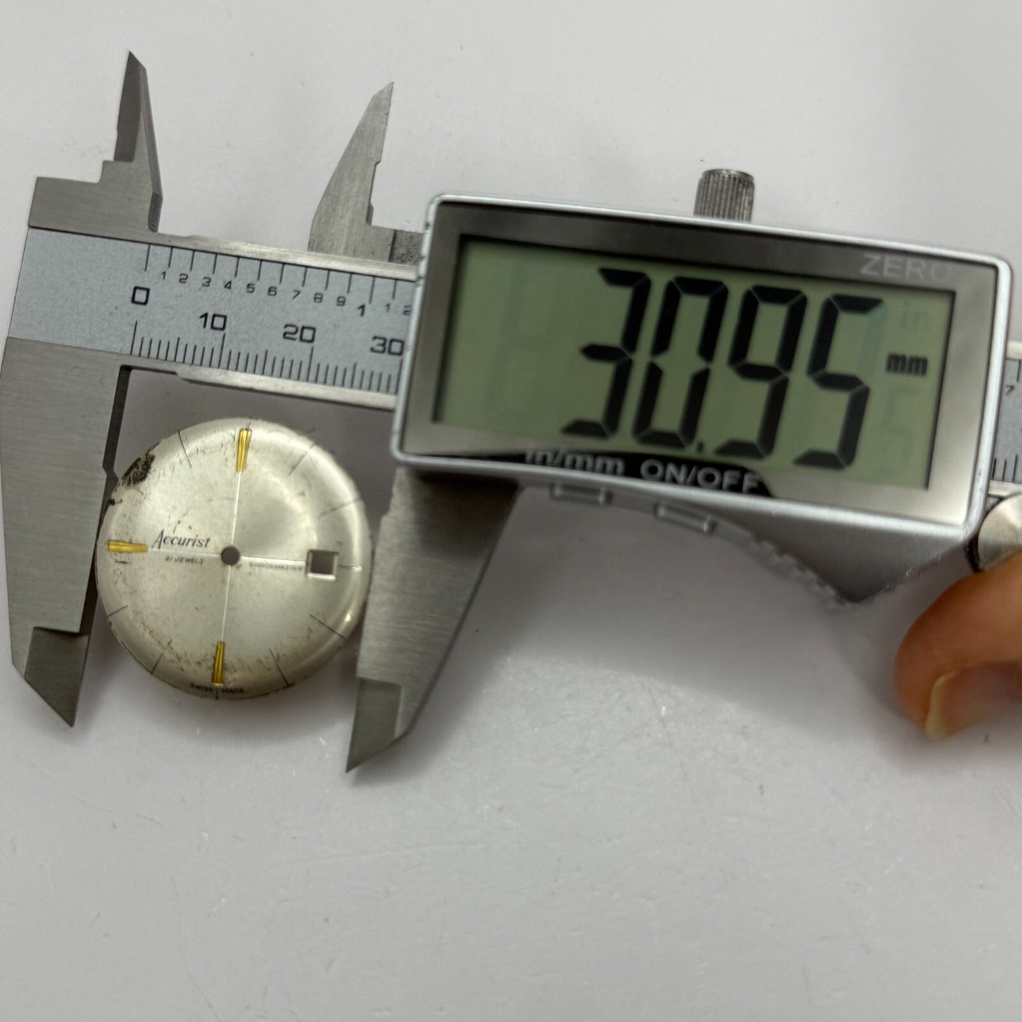 30.9mm Vintage Accurist ETA 2409 Partial Manual Wind Watch Movement PARTS REPAIR