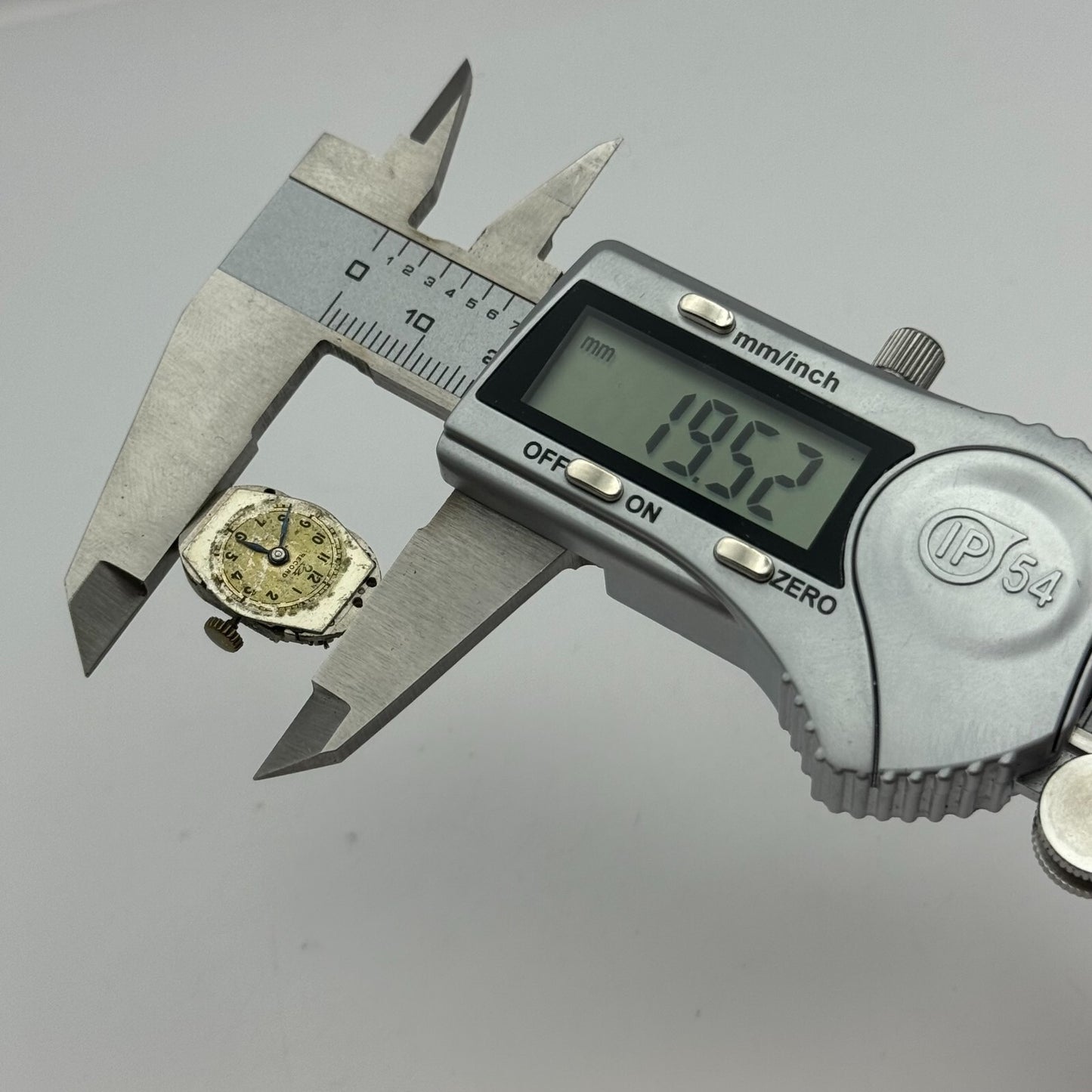12.8mm Running Record Cal 109 Manual Wind 15 Jewels Swiss Watch Movement PARTS
