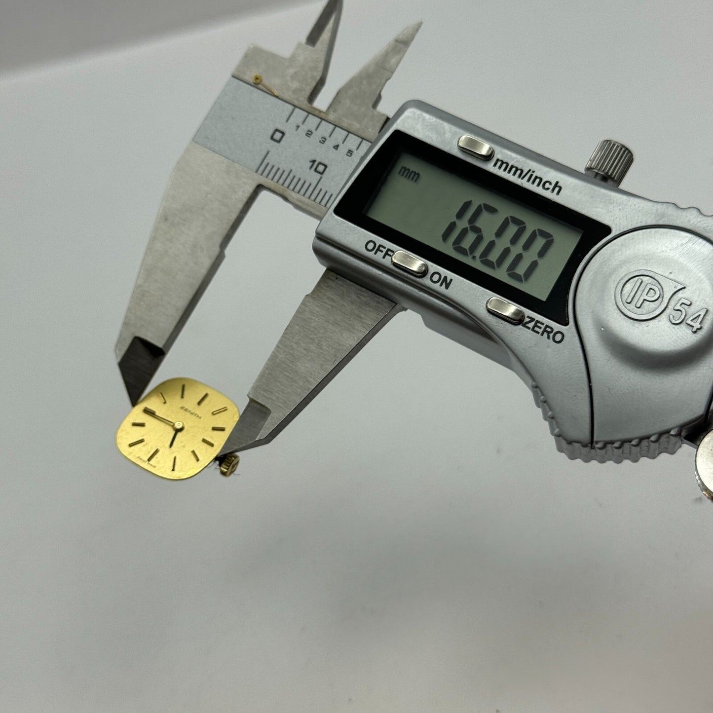 12.9mm Ladies Zenith Cal 16.5 Manual Wind Watch Movement Swiss Vintage PARTS