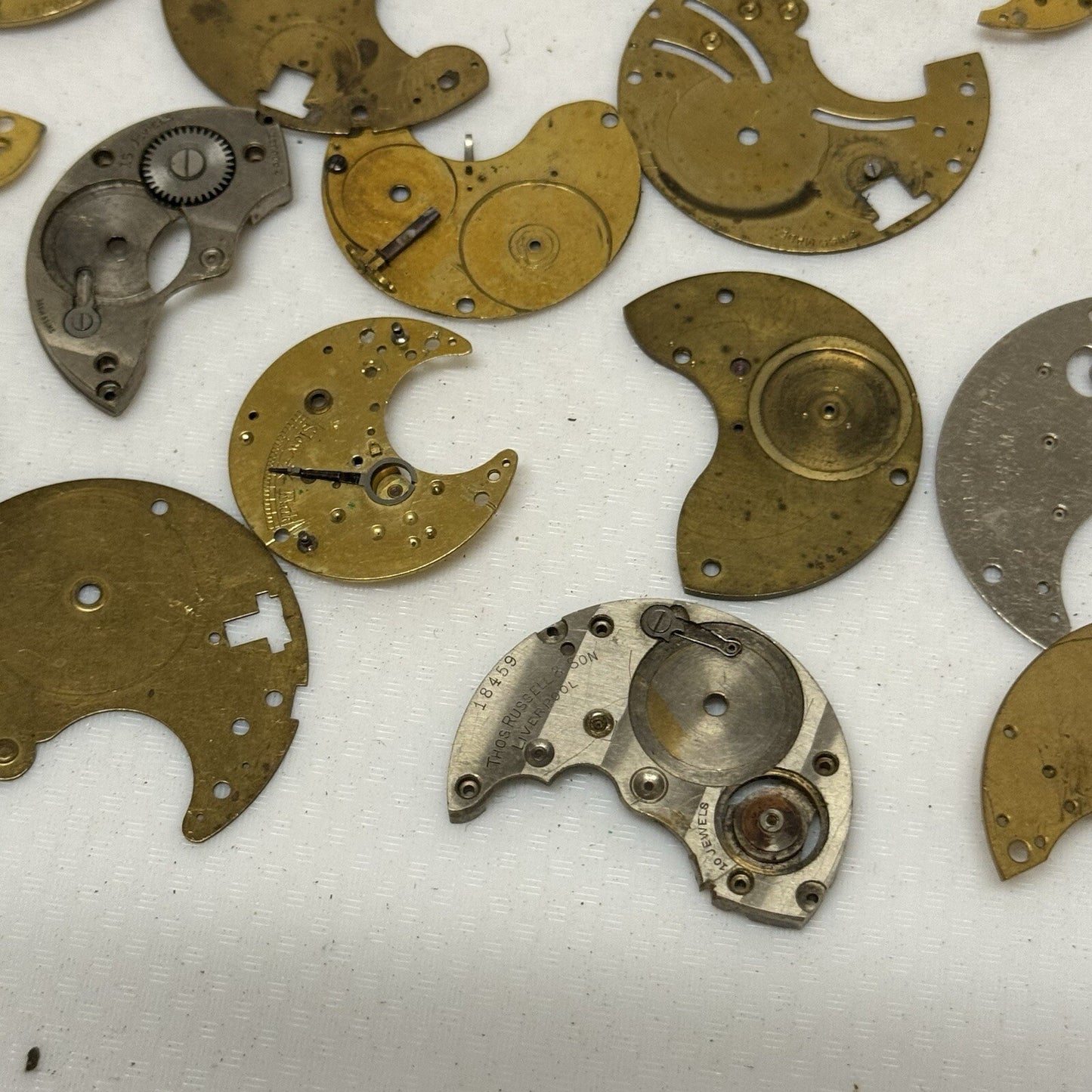 250 Grams Mixed Small Pocket Watch Movement Parts Watchmakers Job Lot Spares