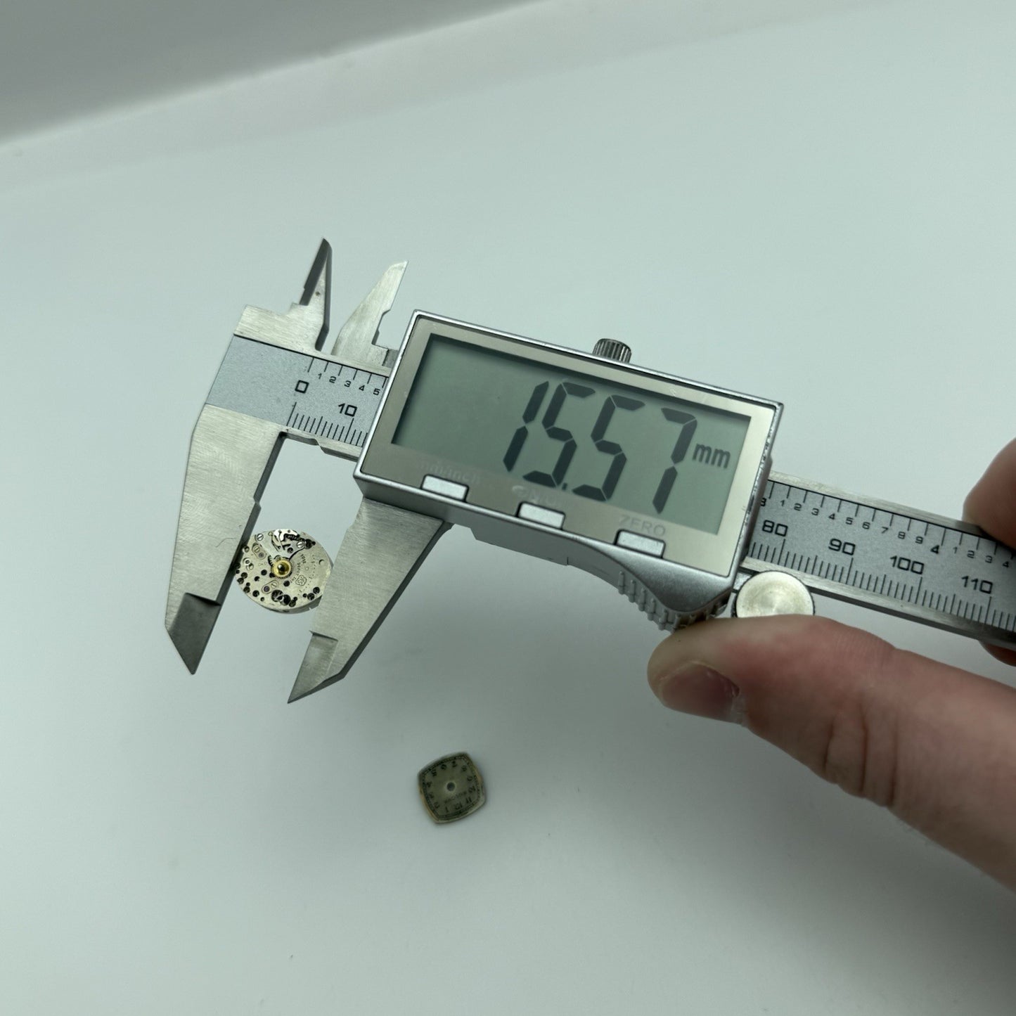 13mm Vintage Ladies Bulova 5AC Manual Wind Swiss Watch Movement PARTS REPAIR