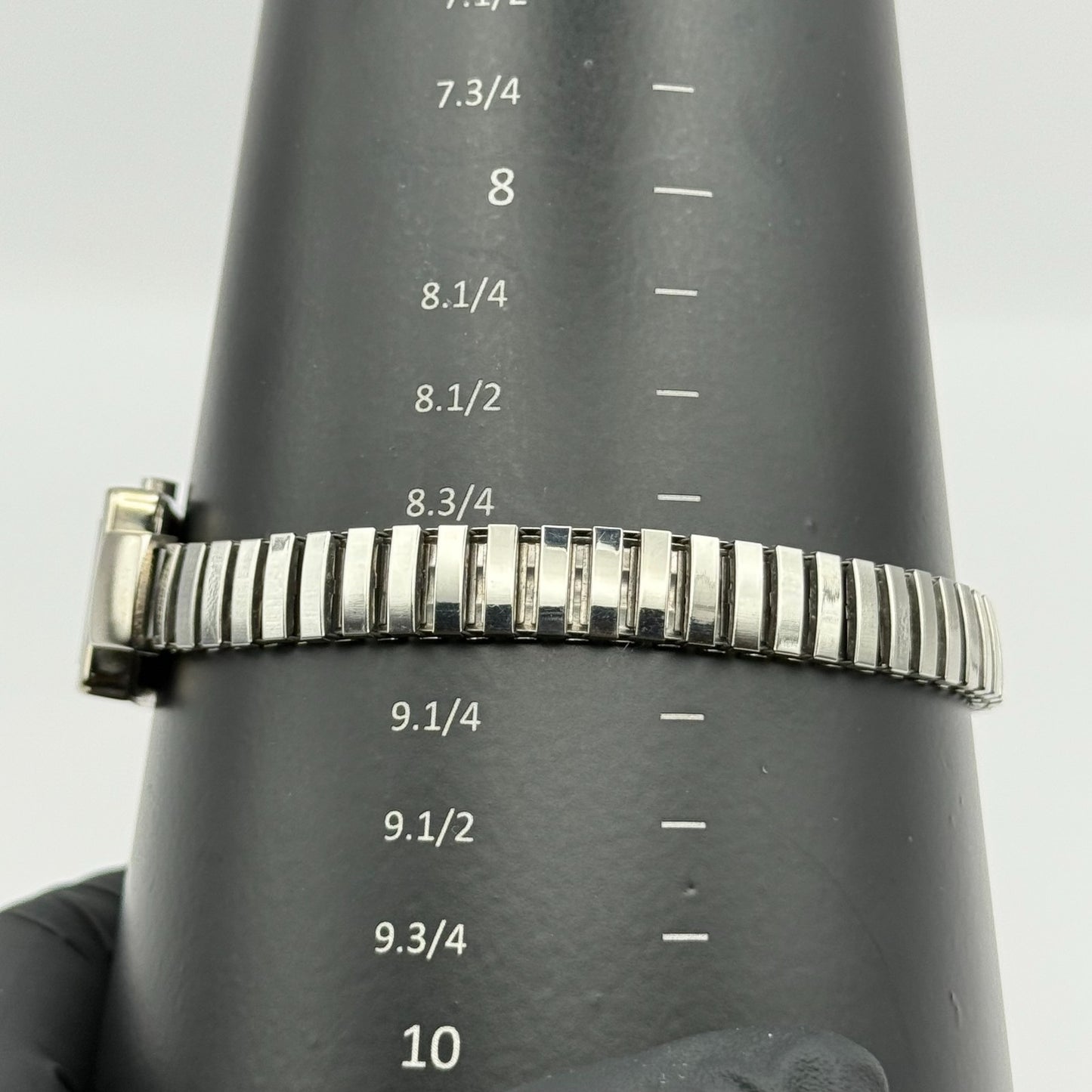 A Ladies Quartz Watch Rectangular Dial Silver Tone Stretch Band Working 19mm